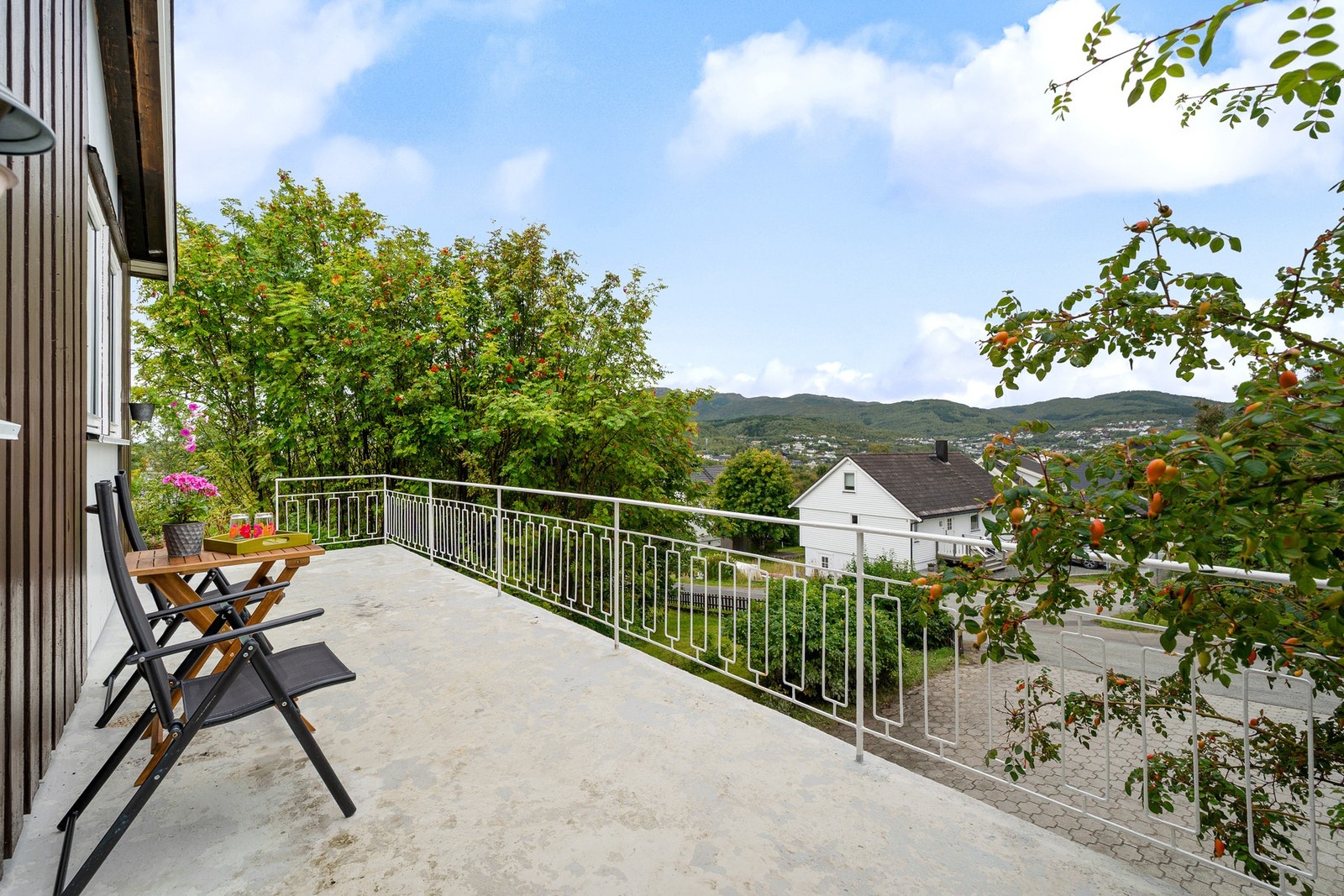 Terrasse over garasje Galleribilde