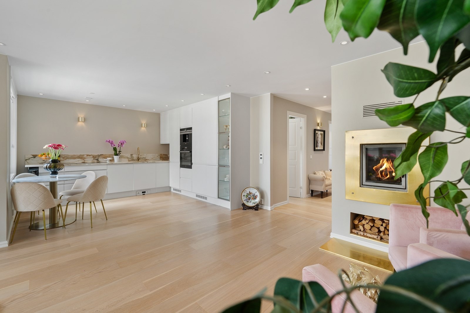 Gulvene i leiligheten har gulvarme via folie. Galleribilde