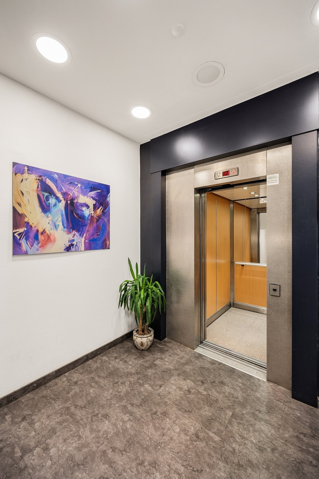 Heis i bygget Galleribilde