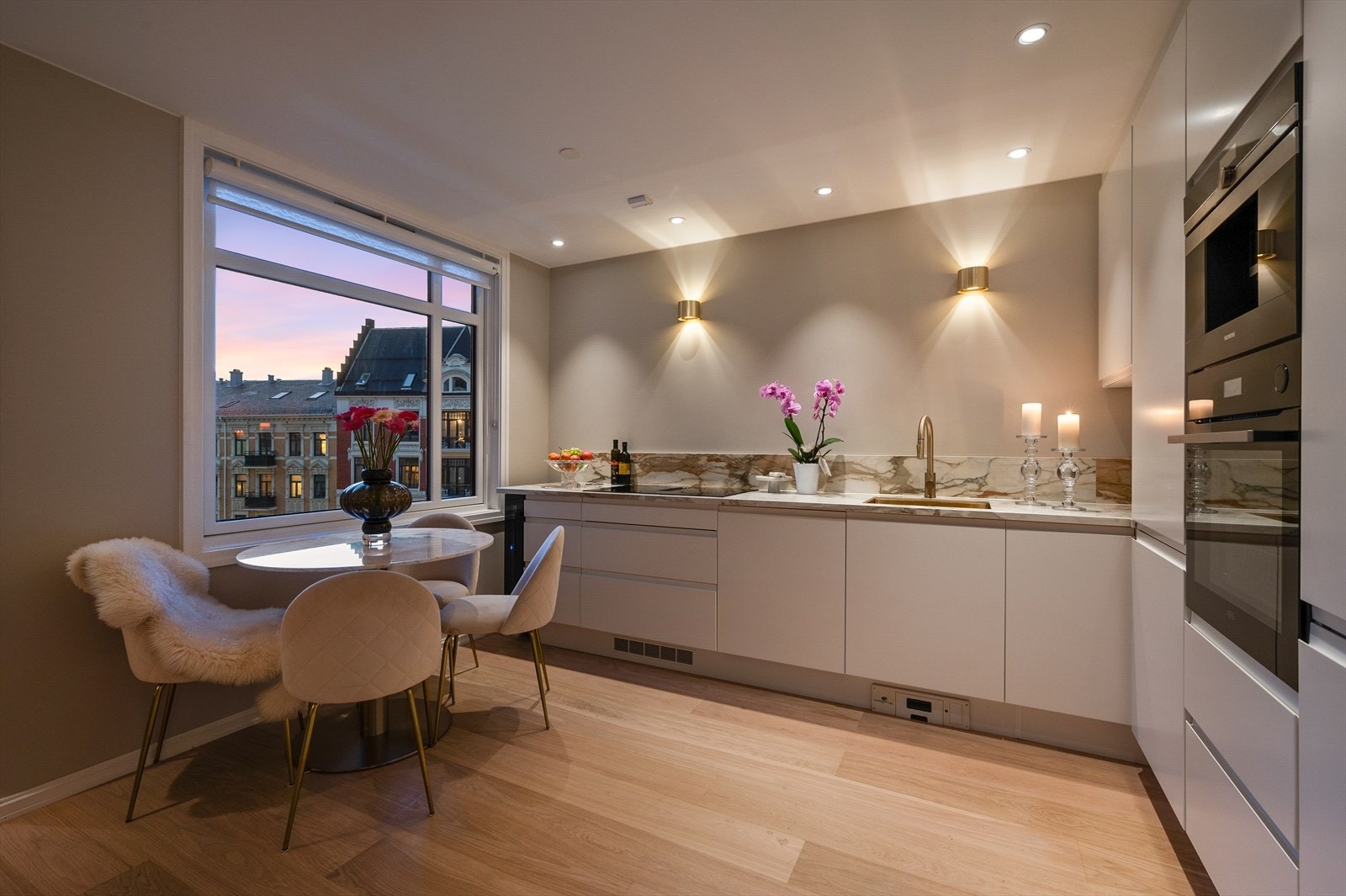 Plass til spisebord på kjøkken Galleribilde