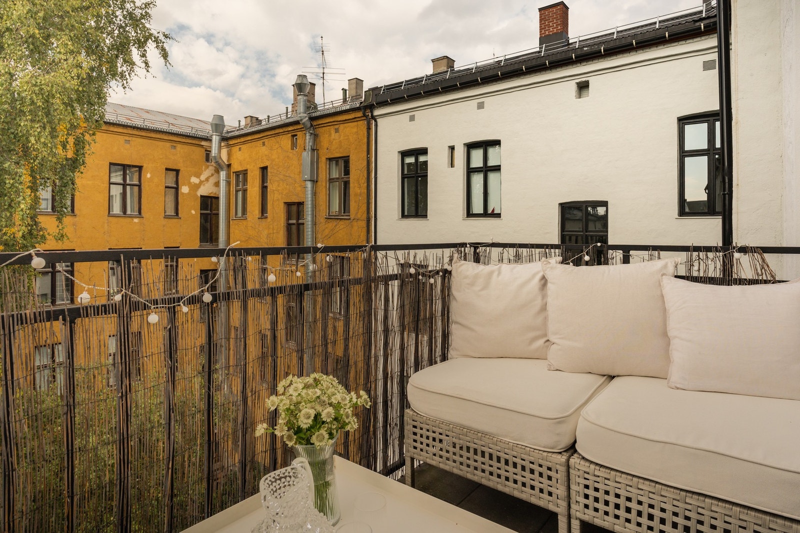 Her er det sol fra rundt klokka 11-12 til ca. 21-22 - perfekt for lange sommerkvelder. Galleribilde