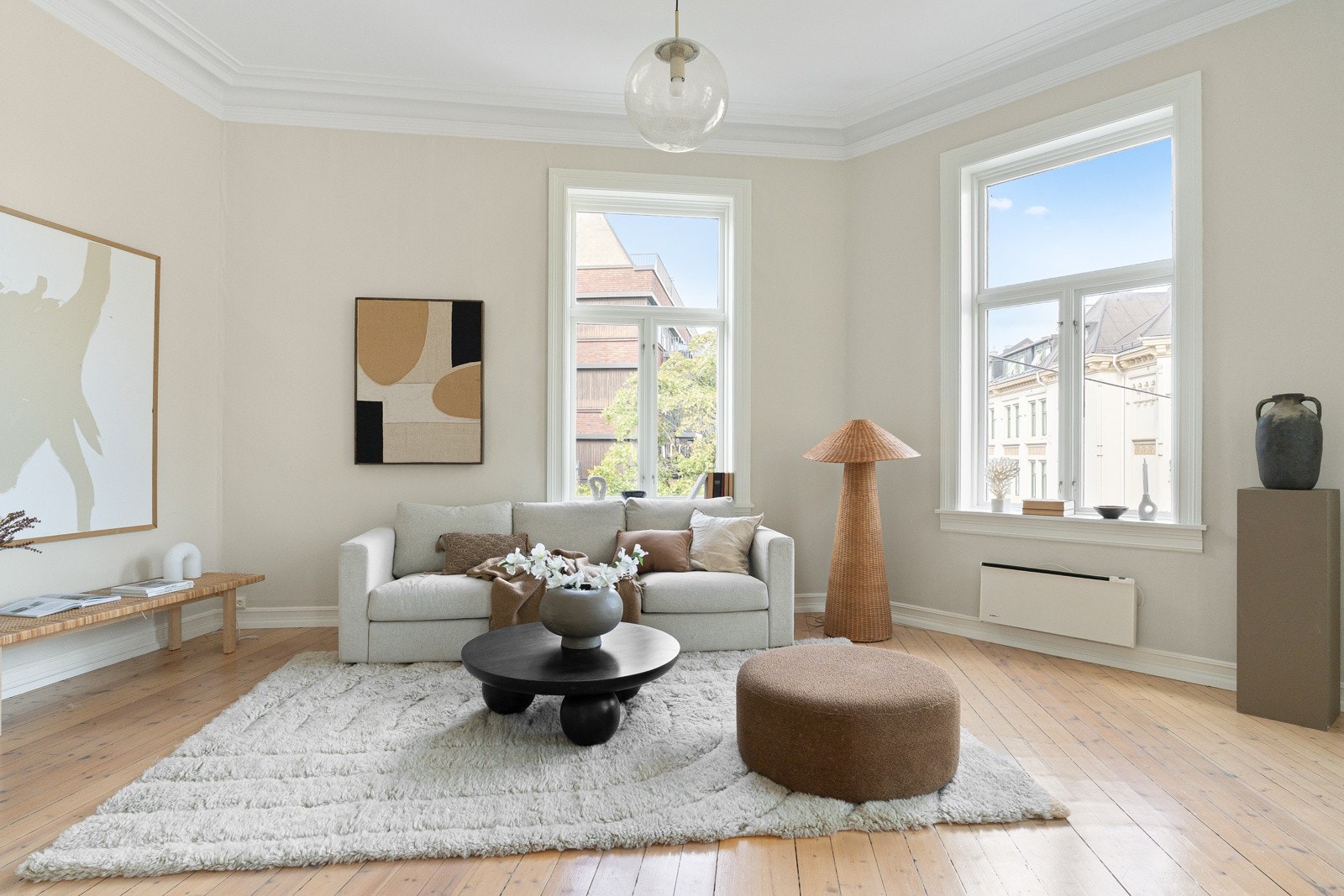 Velkommen til Briskebyveien 38 og en klassisk, innbydende 3-roms selveiet hjørneleilighet med 2 balkonger og peisovn Galleribilde