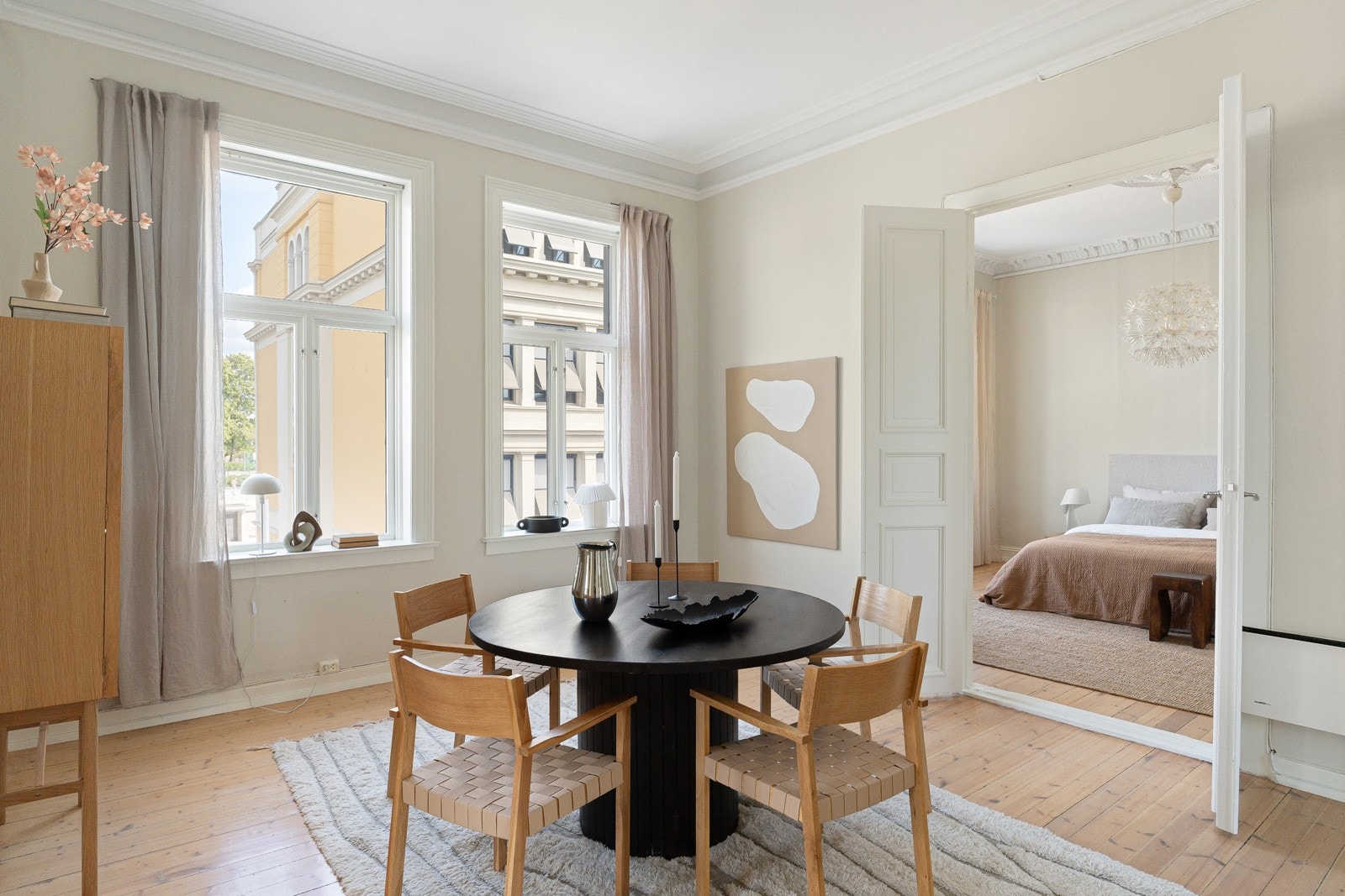 Et annet rom fungerer som spisestue, men kan også benyttes som soverom - Planløsningen er fleksibel Galleribilde