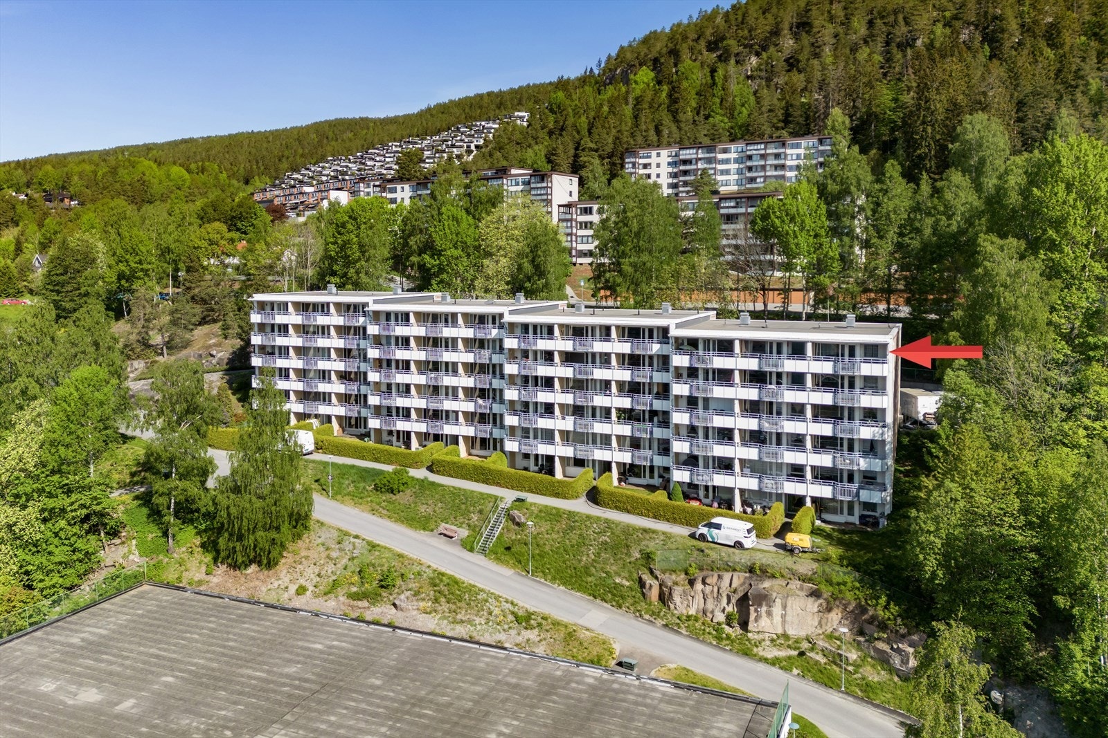 Her bor man med attraktiv og sentral beliggenhet på Åssiden med Drammens flotteste naturområder rett i området. Galleribilde