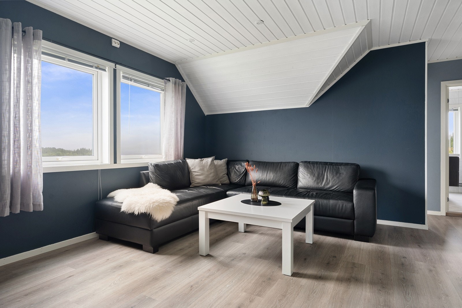 Et lunt samlingssted med plass til hygge og avslapning.