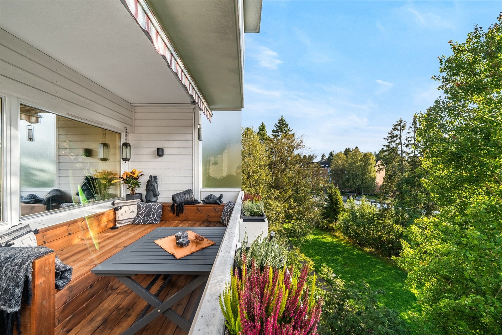 Markise på balkongen Galleribilde