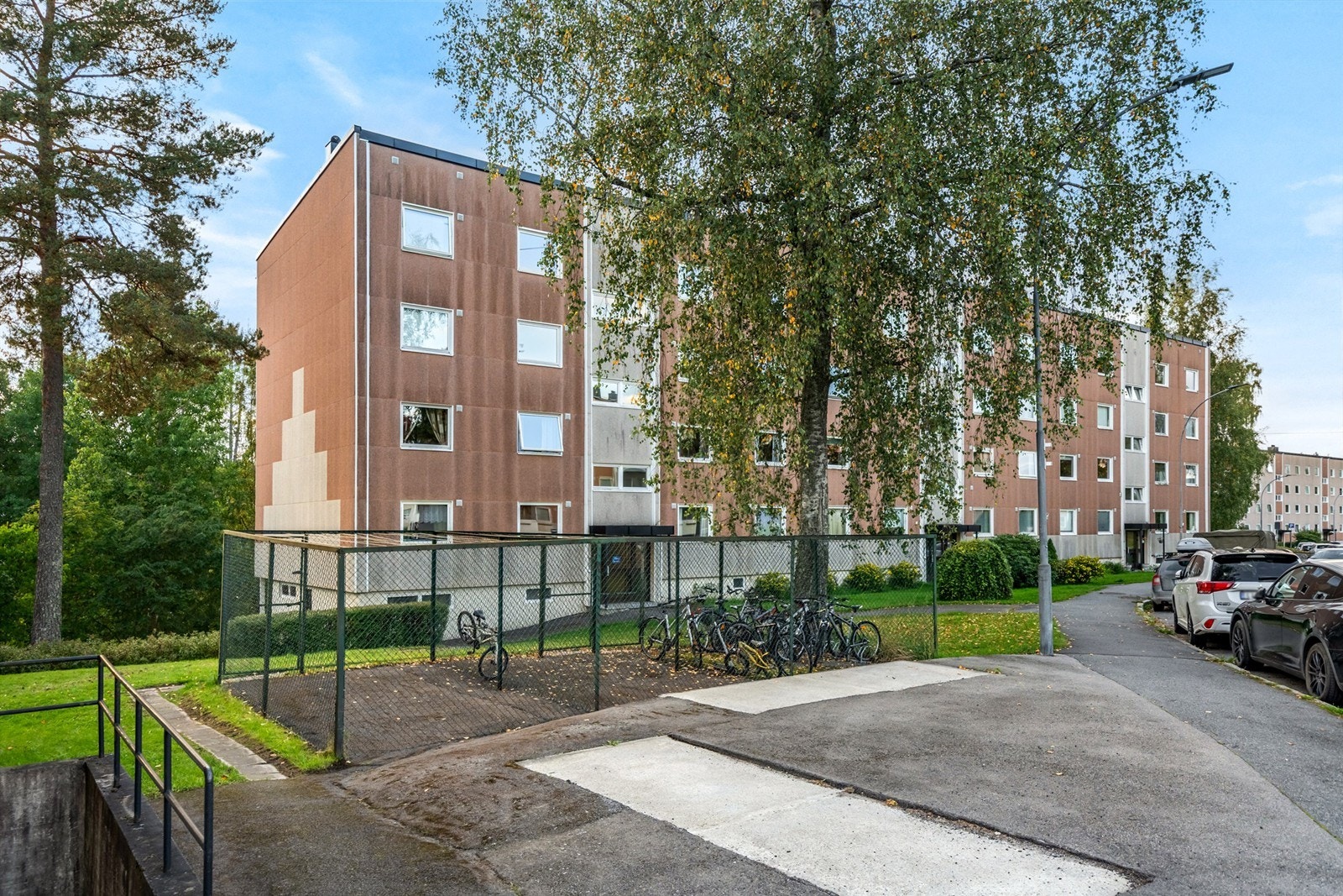 Leiligheten ligger i et rolig og veletablert boligområde på Haraløkka Galleribilde