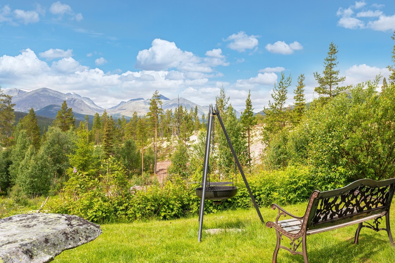 Området utenfor boenheten kan også by på solrike forhold. Galleribilde