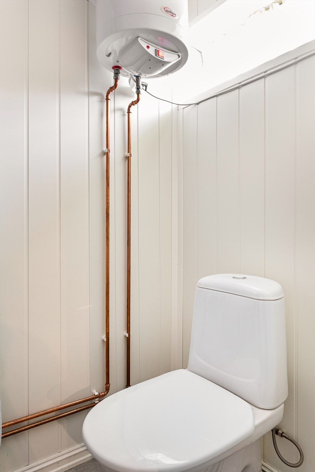 Toalett ved gjesterommet i boenheten. Galleribilde