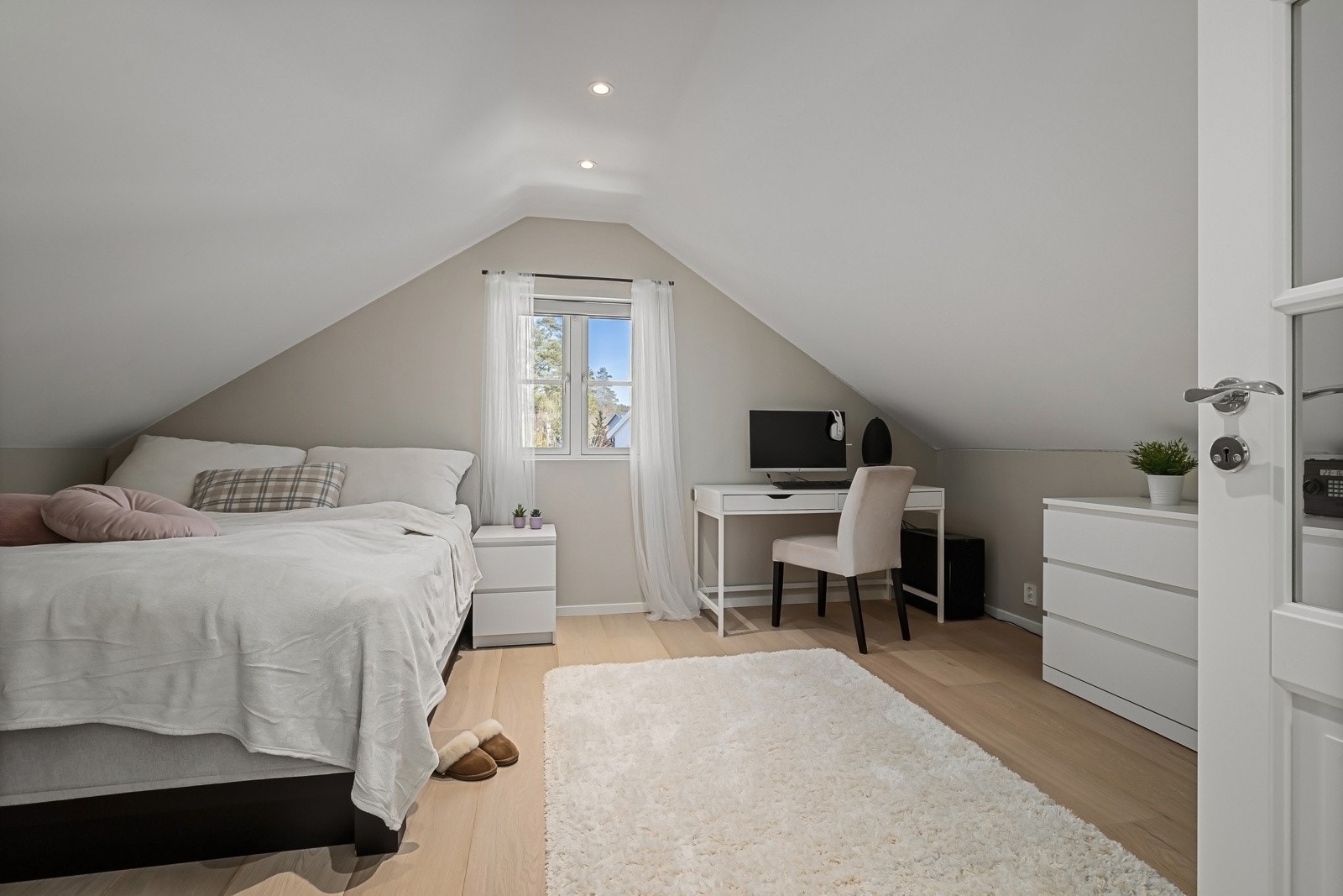 Soverom 5, i loftsetasjen. Galleribilde