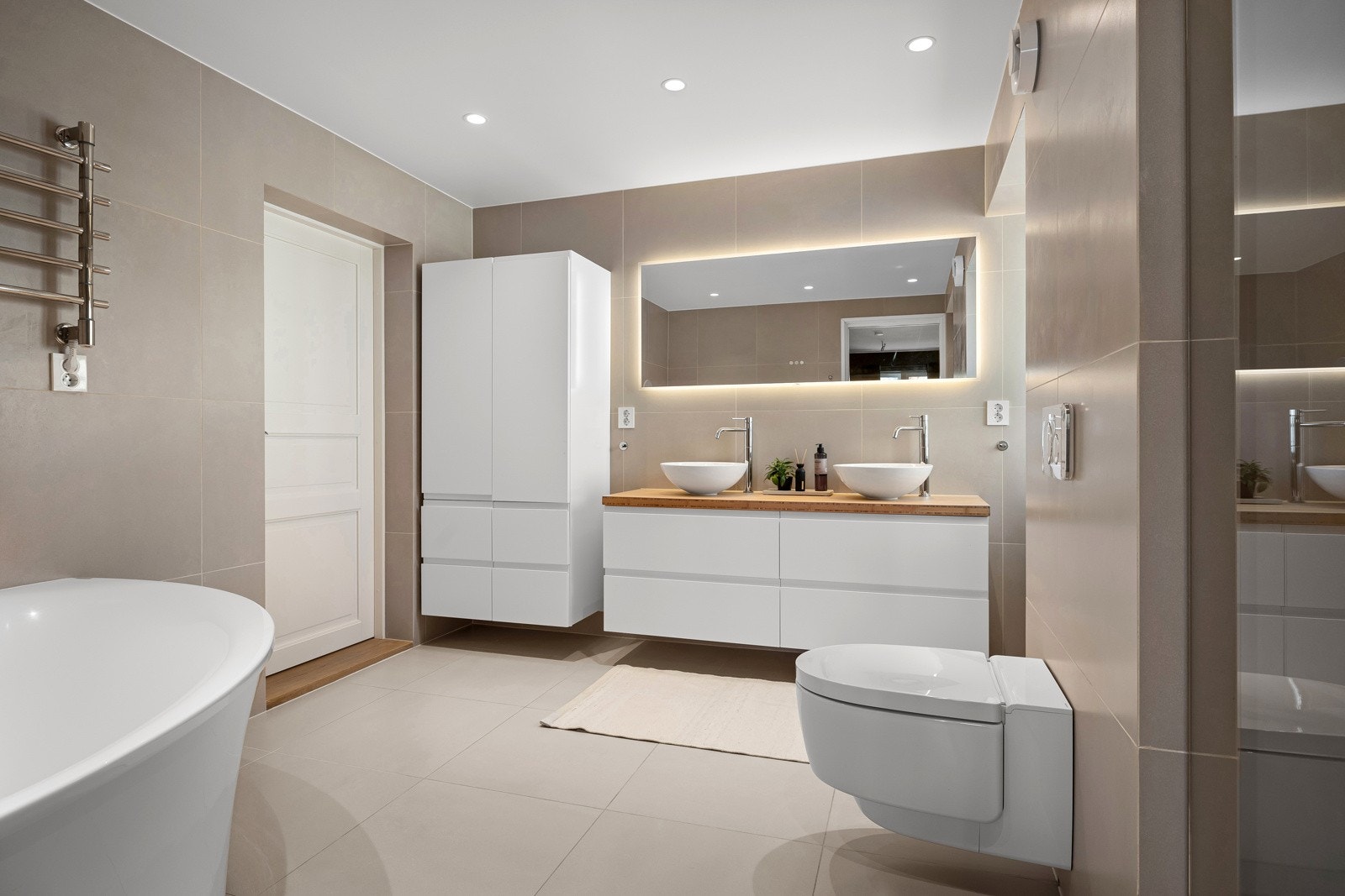 Huset har 2 Mera comfort Geberit dusj toaletter, som er topp modellen levert fra Geberit. Galleribilde