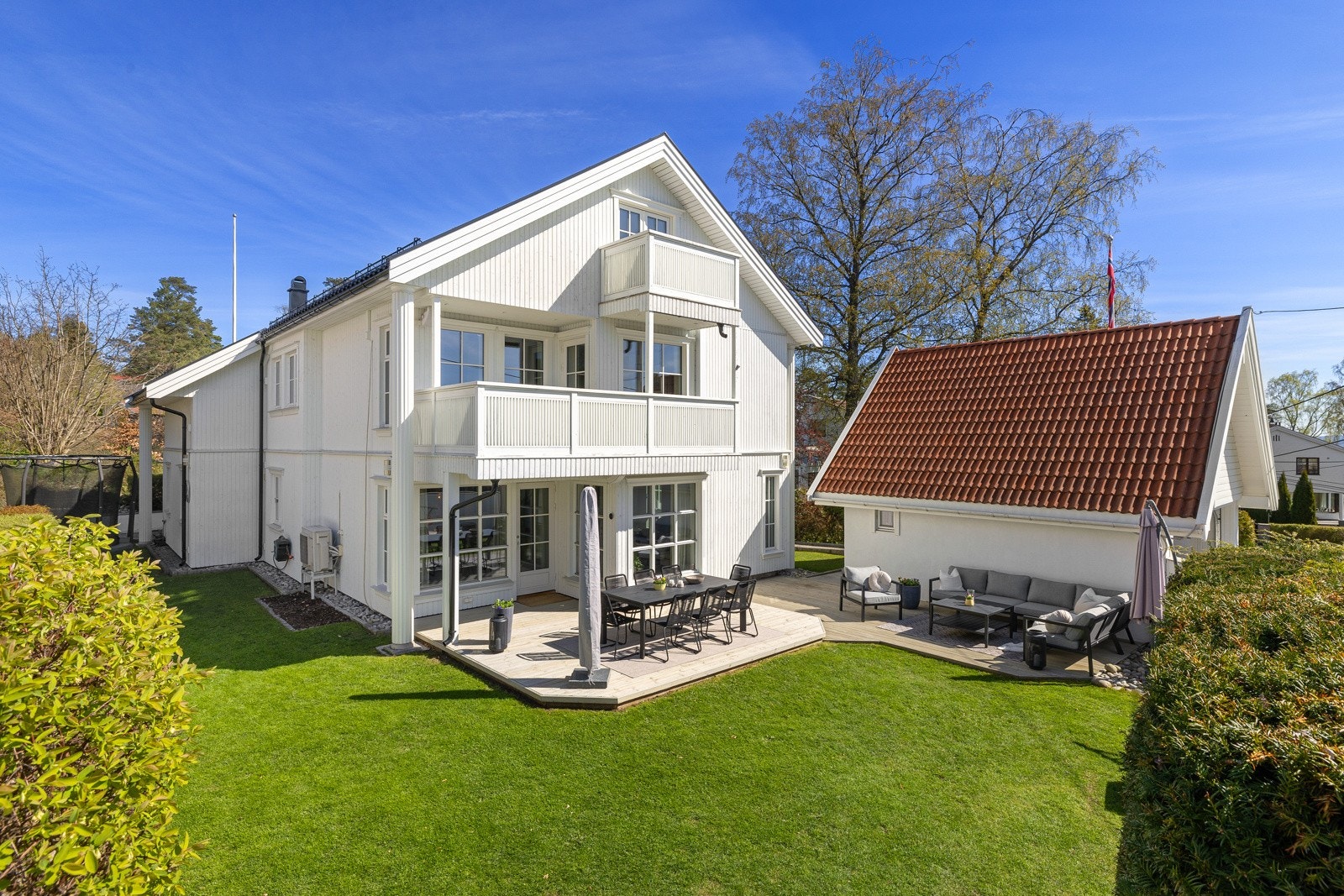 Velkommen til Stjerneveien 33B - Presentert av Privatmegleren Dyve & Partnere v/ Alexander Sandaas Galleribilde