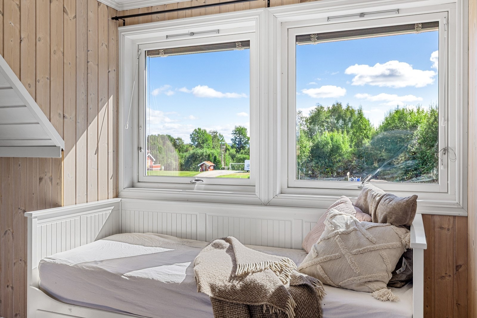 I rommet er det plass til sofa, gjesteseng eller f.eks. en flott lekekrok. Galleribilde
