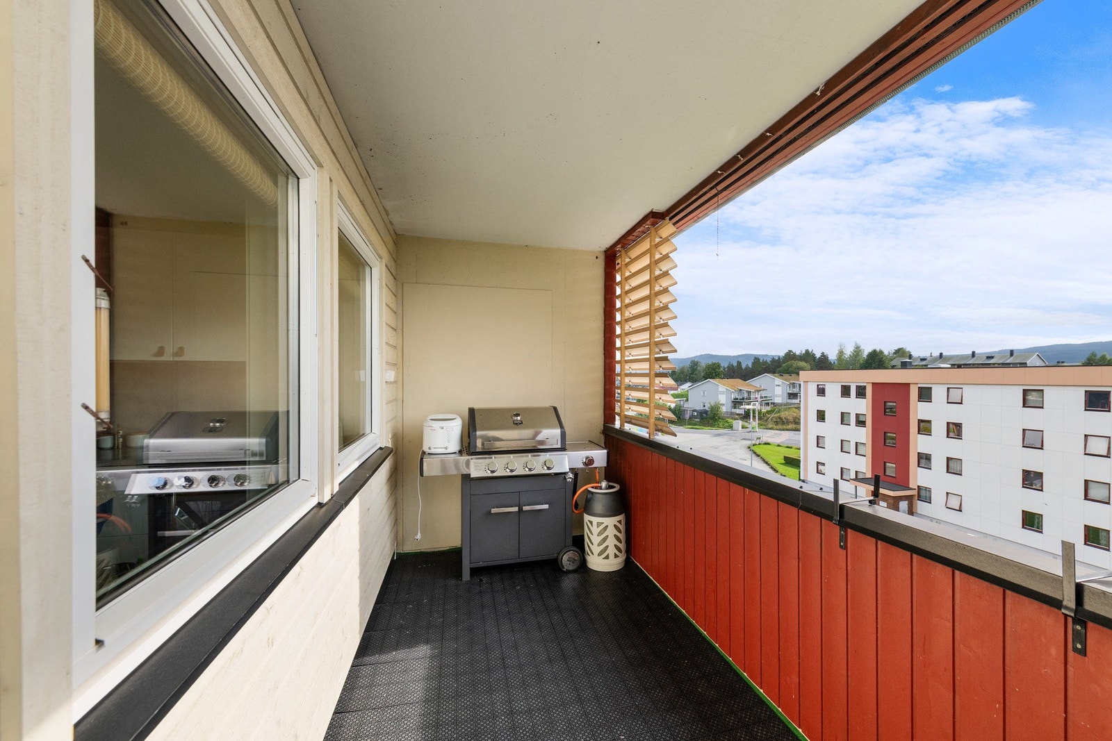 Her er det plass til sittegrupper og eventuelt grill. Galleribilde