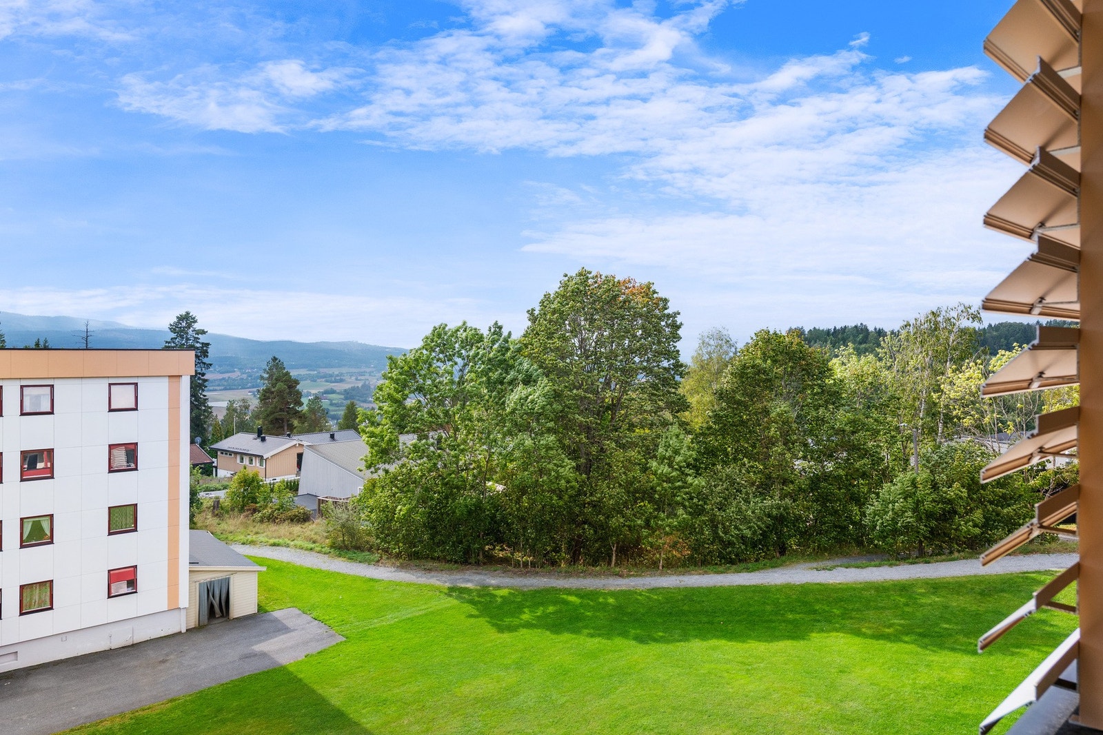 Utsik fra balkongen Galleribilde