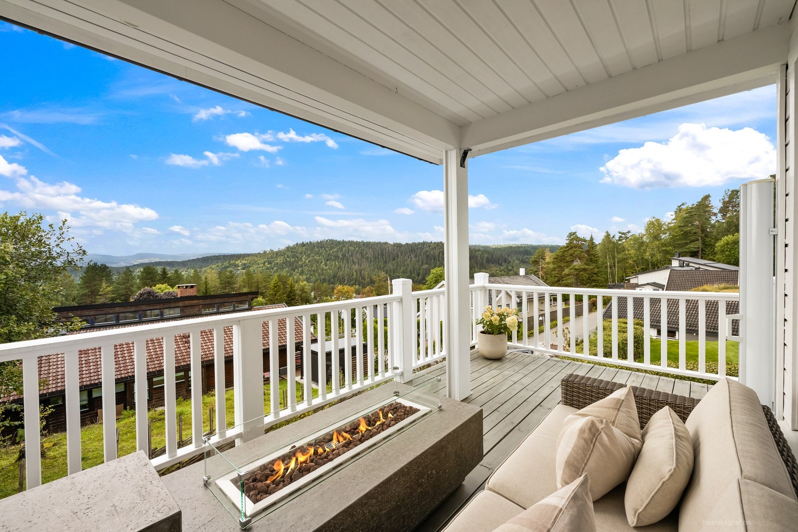 Overbygget sydvendt veranda på ca. 31 kvm Galleribilde