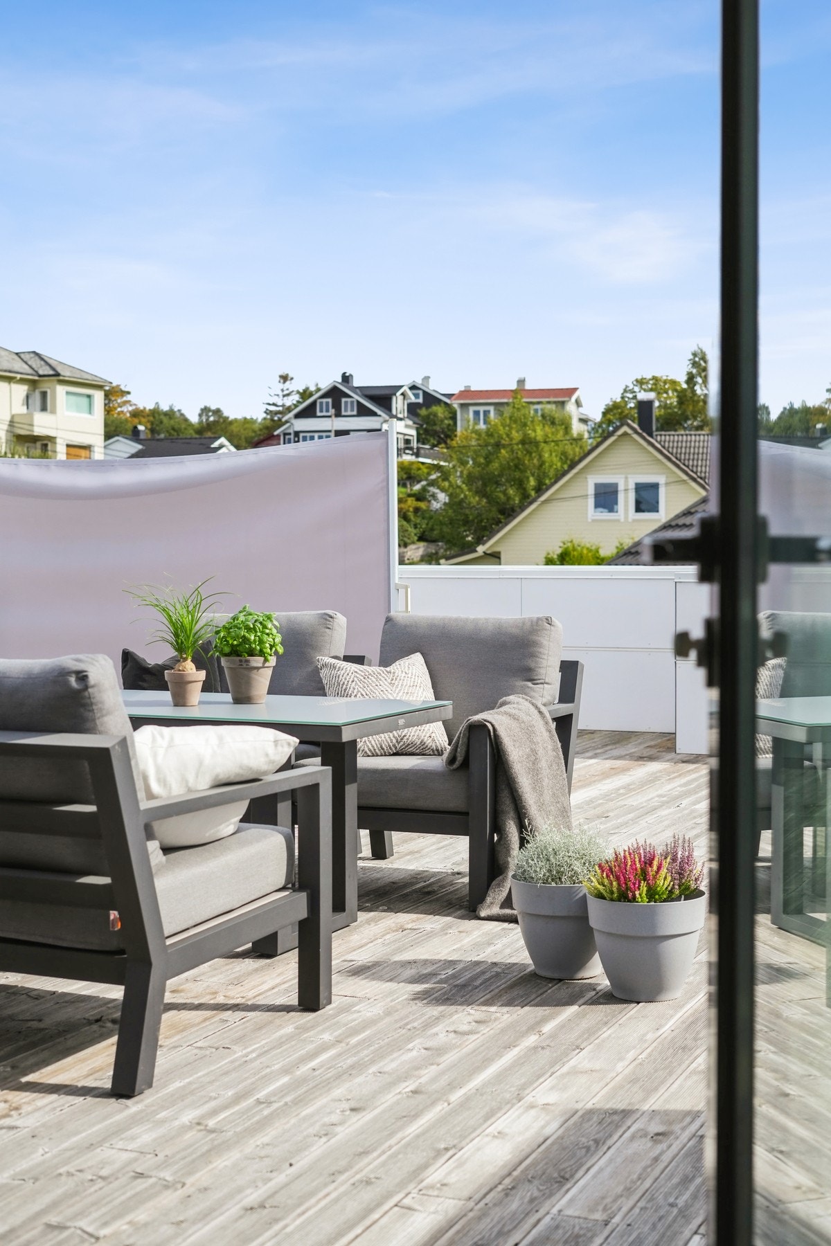 Terrassen har østvendt orientering og her kan du nyte deilig morgensol. Galleribilde