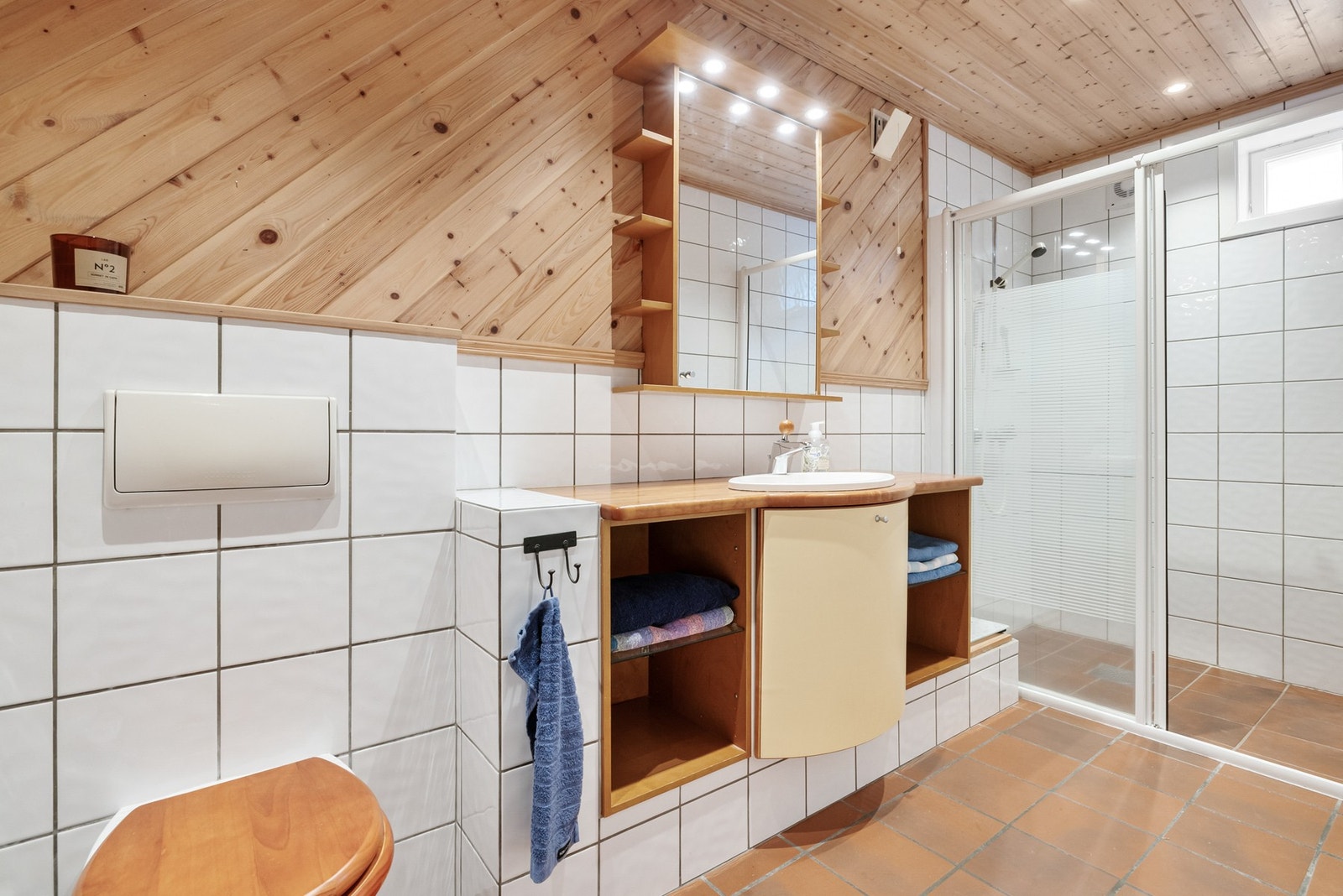 Bad med standard fra 1990-tallet Galleribilde