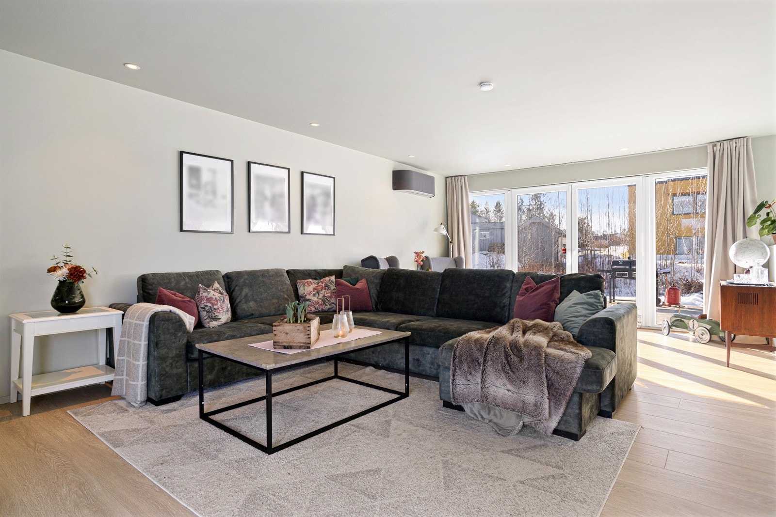 Det er montert varmepumpe i stuen i 2022 Galleribilde