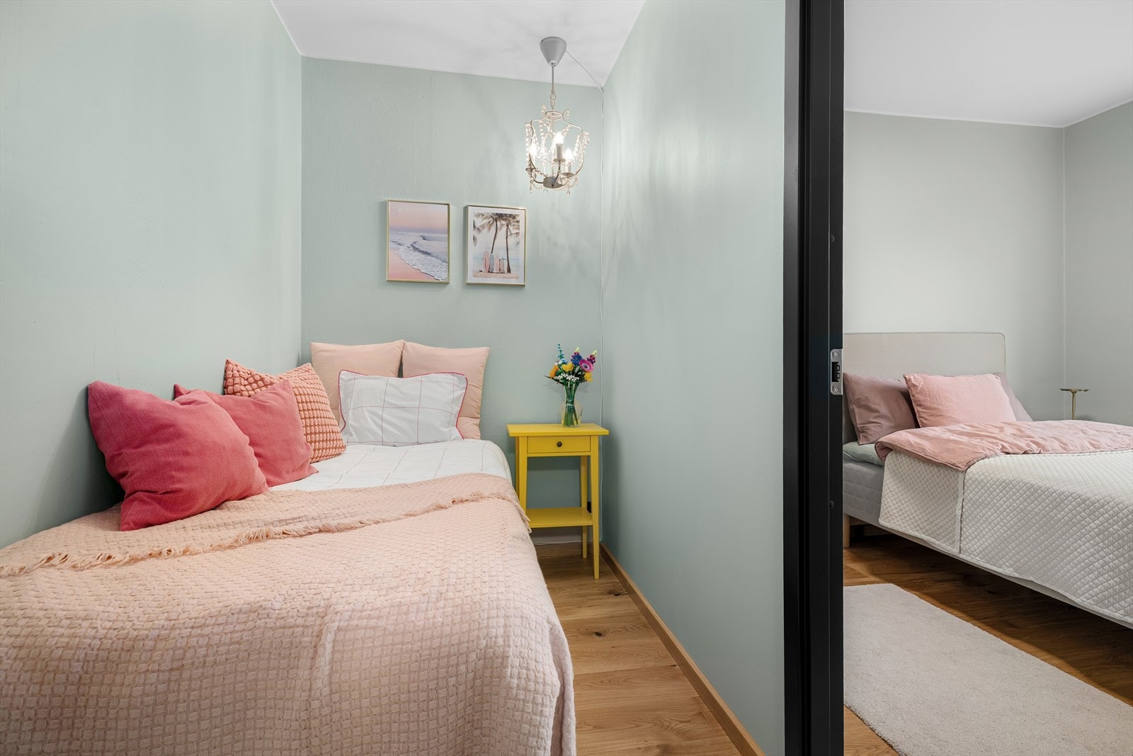 Smart og fleksibel alkove, perfekt som gjesterom, kontor eller walk-in-closet. Galleribilde