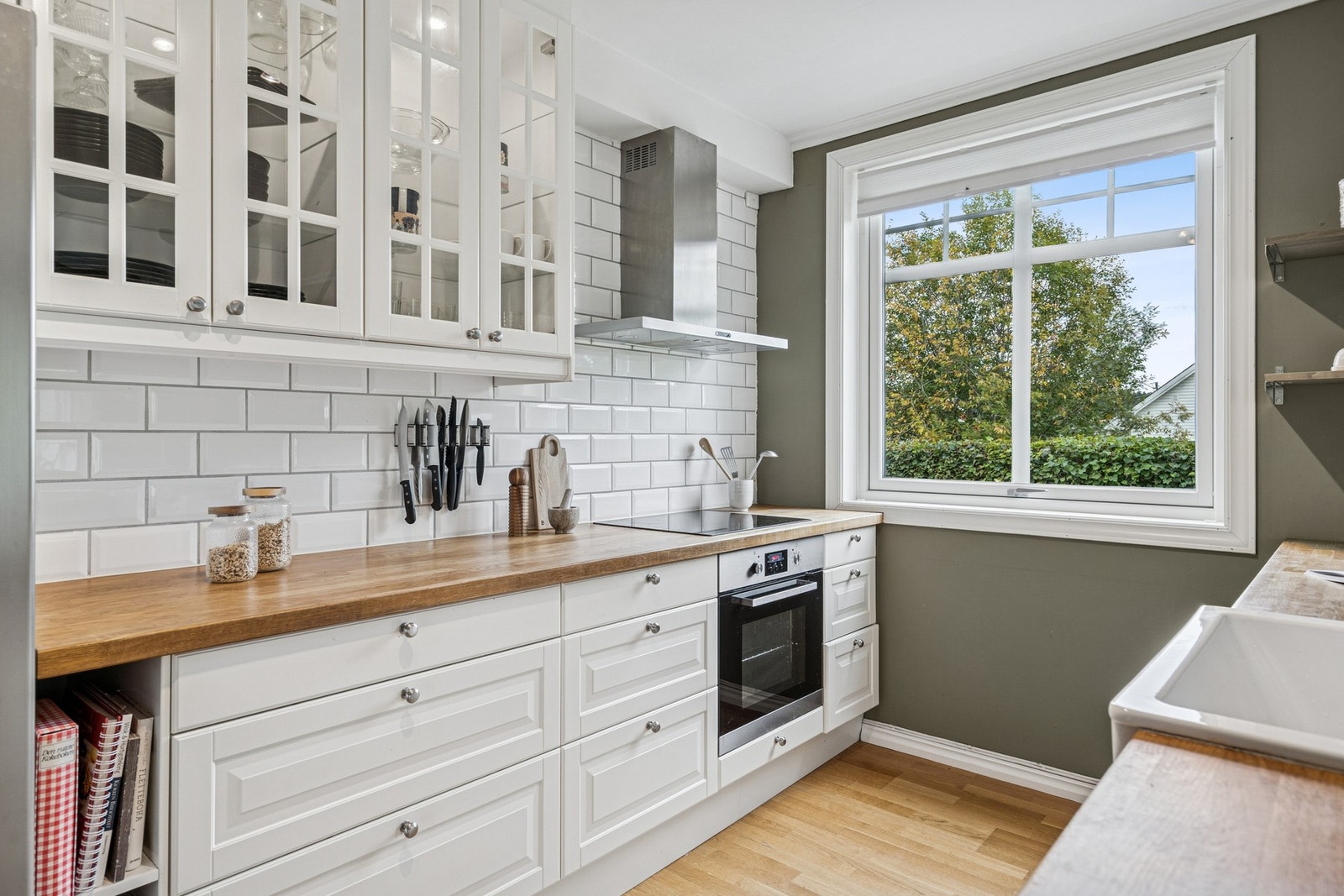 Det er lekkert med falsettslipte fliser på veggen. Galleribilde