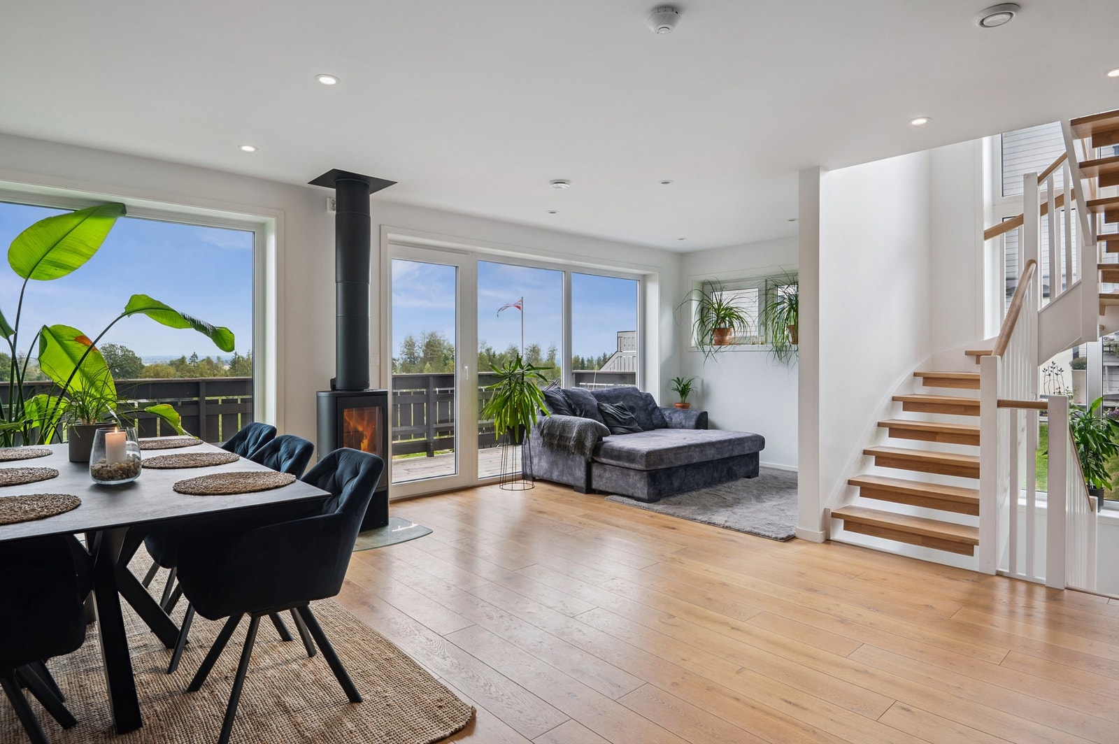 God og varm peisovn for de sene høstkveldene Galleribilde