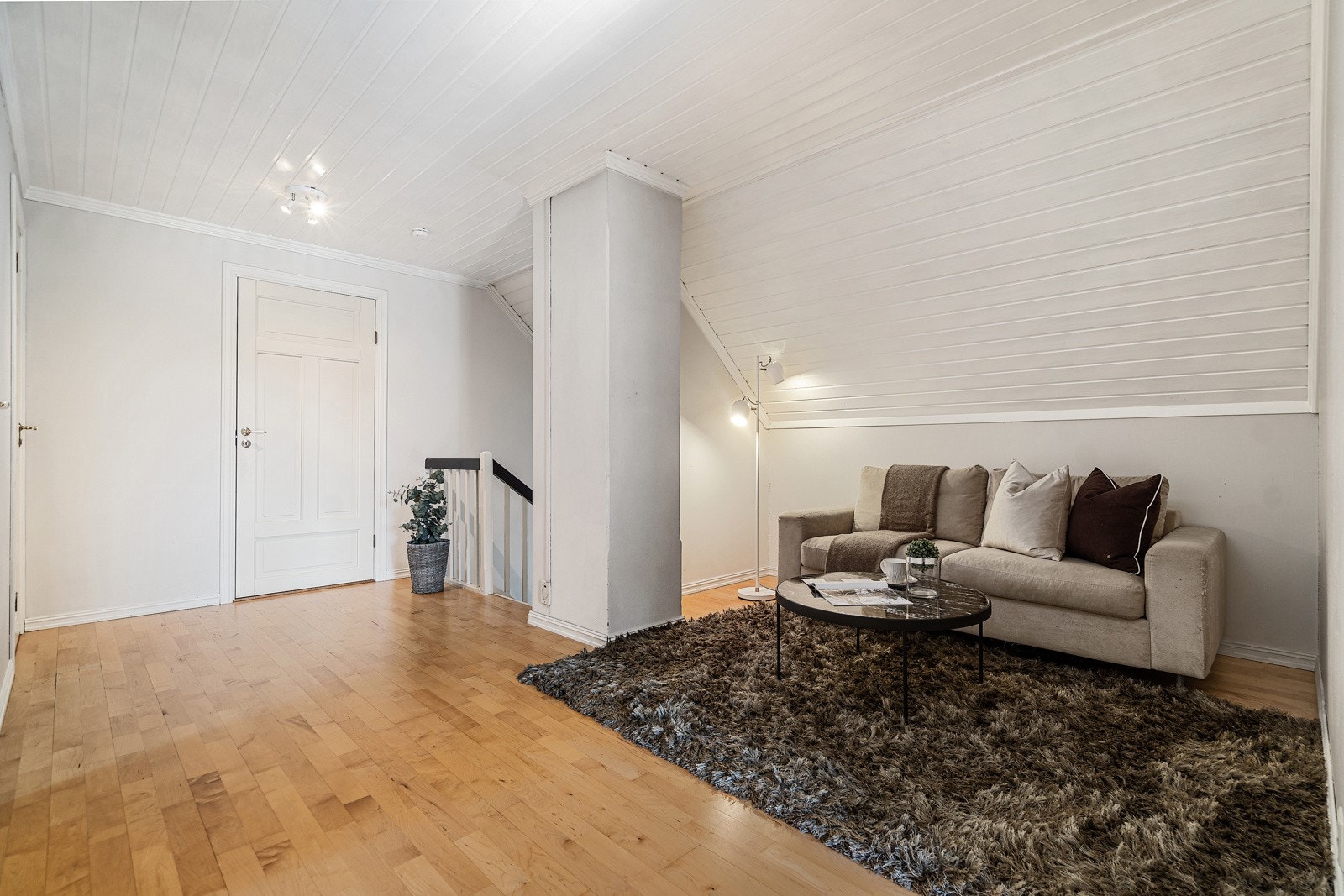 Stuekrok i 2. etg Galleribilde