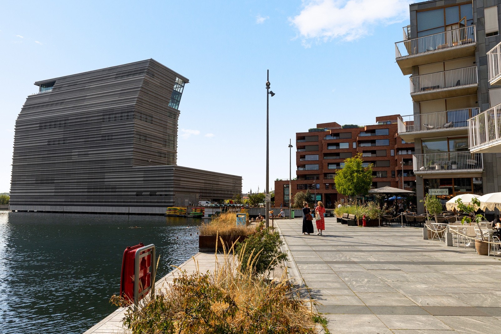 Med kort vei til Operaen, Munchmuseet, restauranter og shopping, er dette den ideelle leliligheten for deg som ønsker å bo sentralt med høy standard og utsøkt komfort! Galleribilde