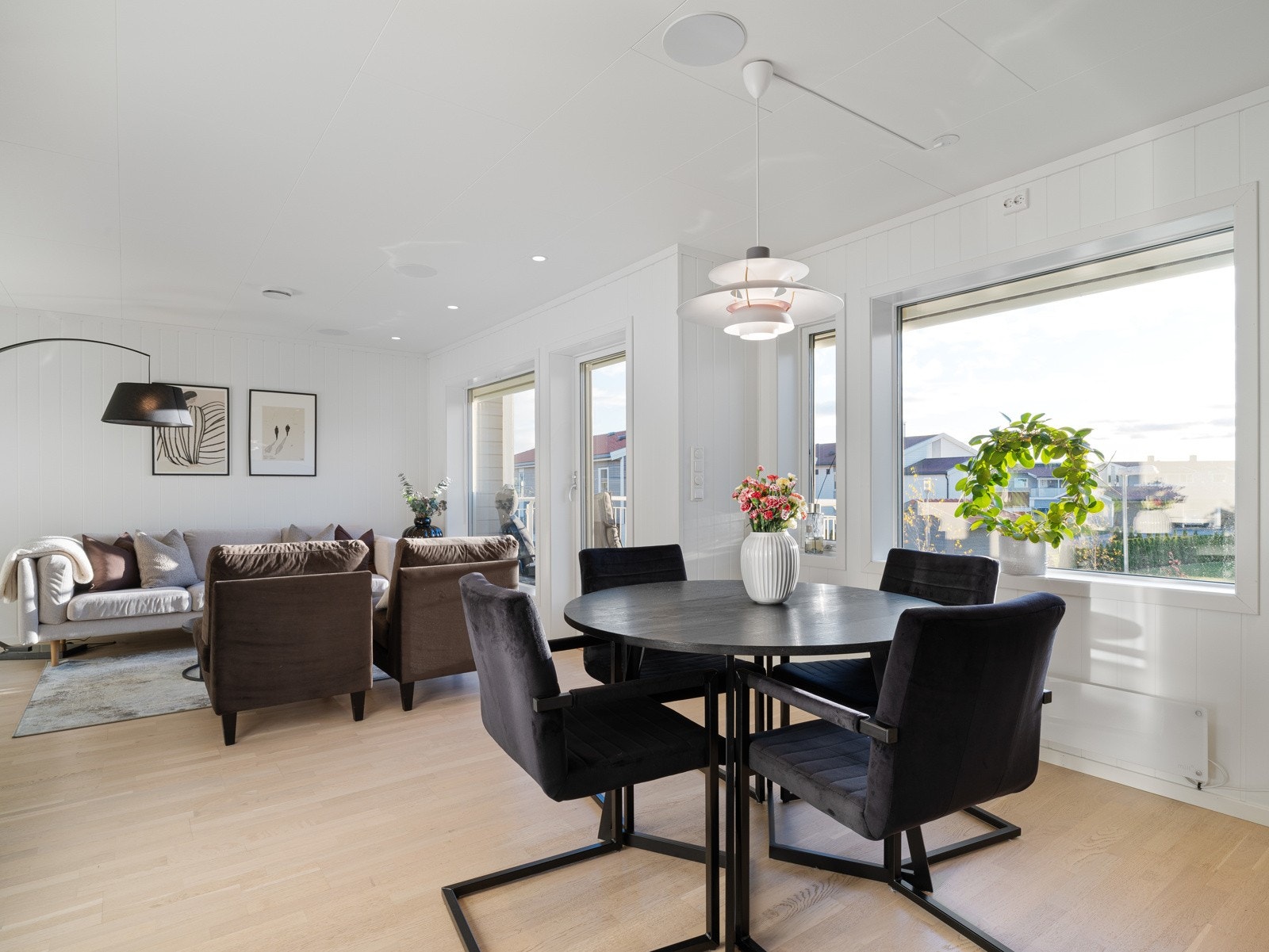 Leiligheten oppleves som luftig og behagelig. Galleribilde