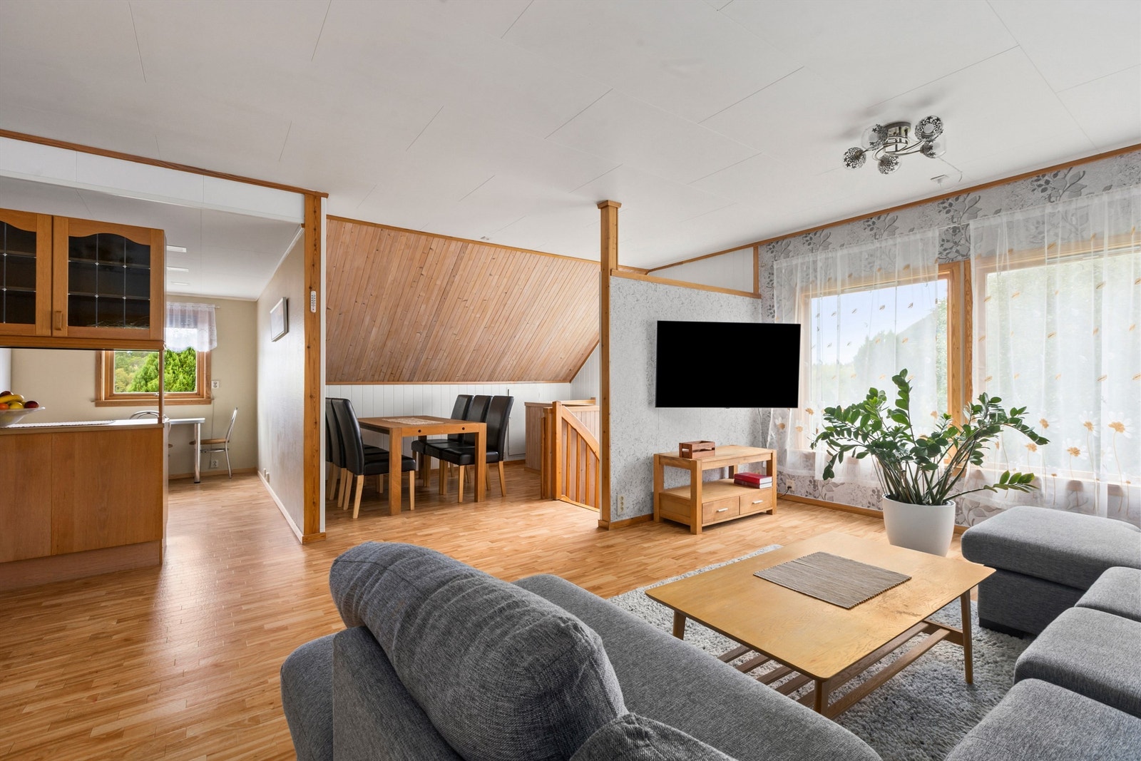 Stue i loftsetasje i nr 19 Galleribilde