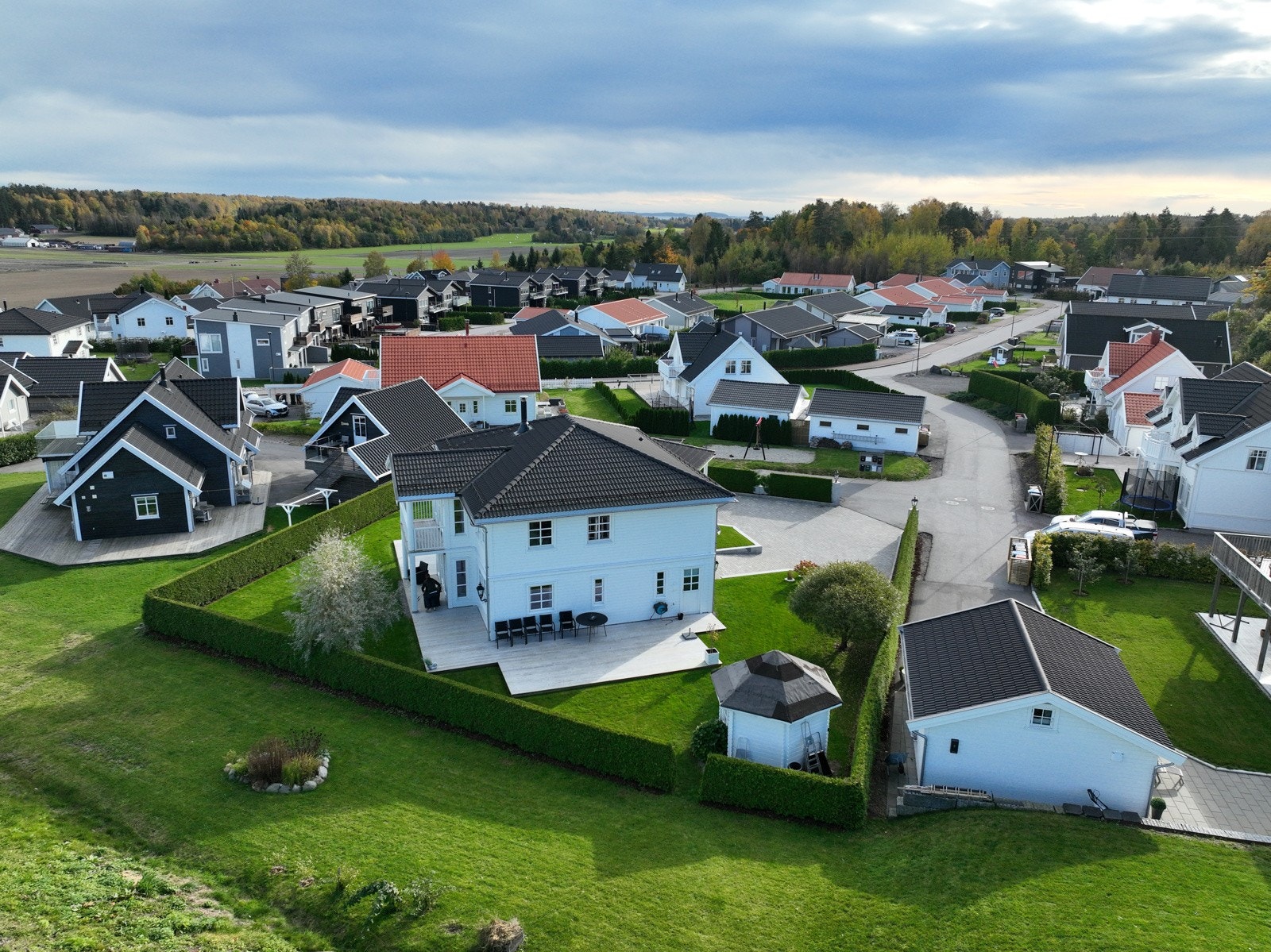 Dette er et flott nabolag å vokse opp i, og det er kun 10 minutters kjøretur fra Tønsberg sentrum Galleribilde
