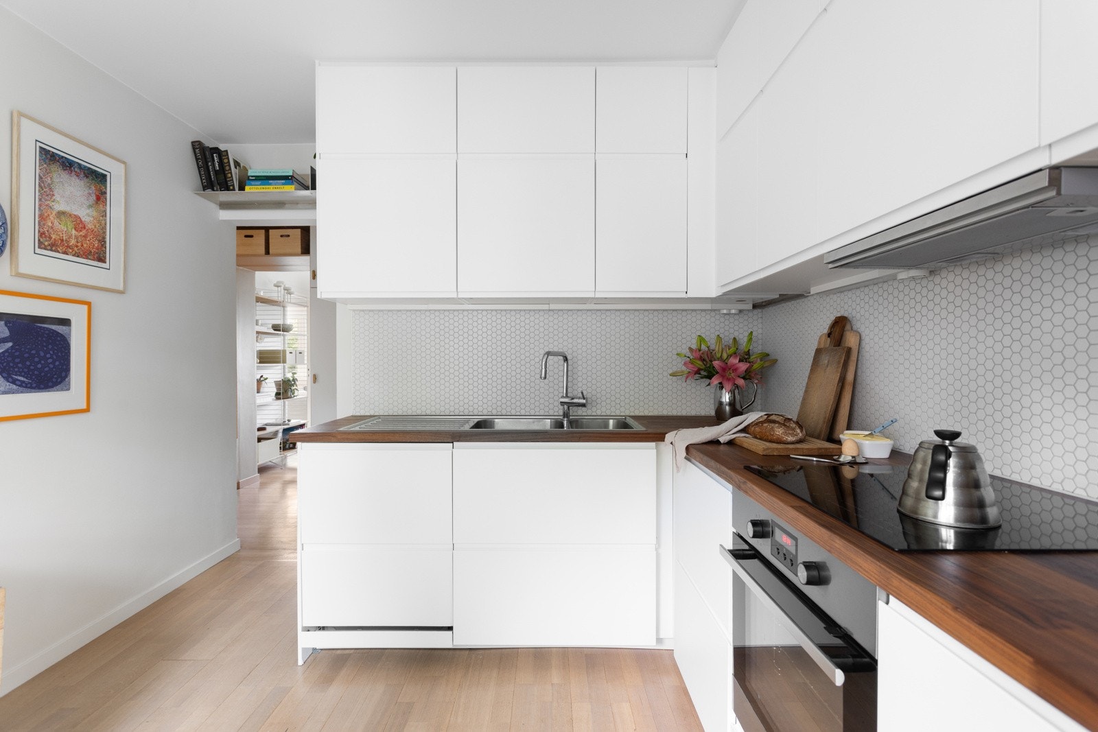 Her får du godt med skap- og benkeplass. Galleribilde