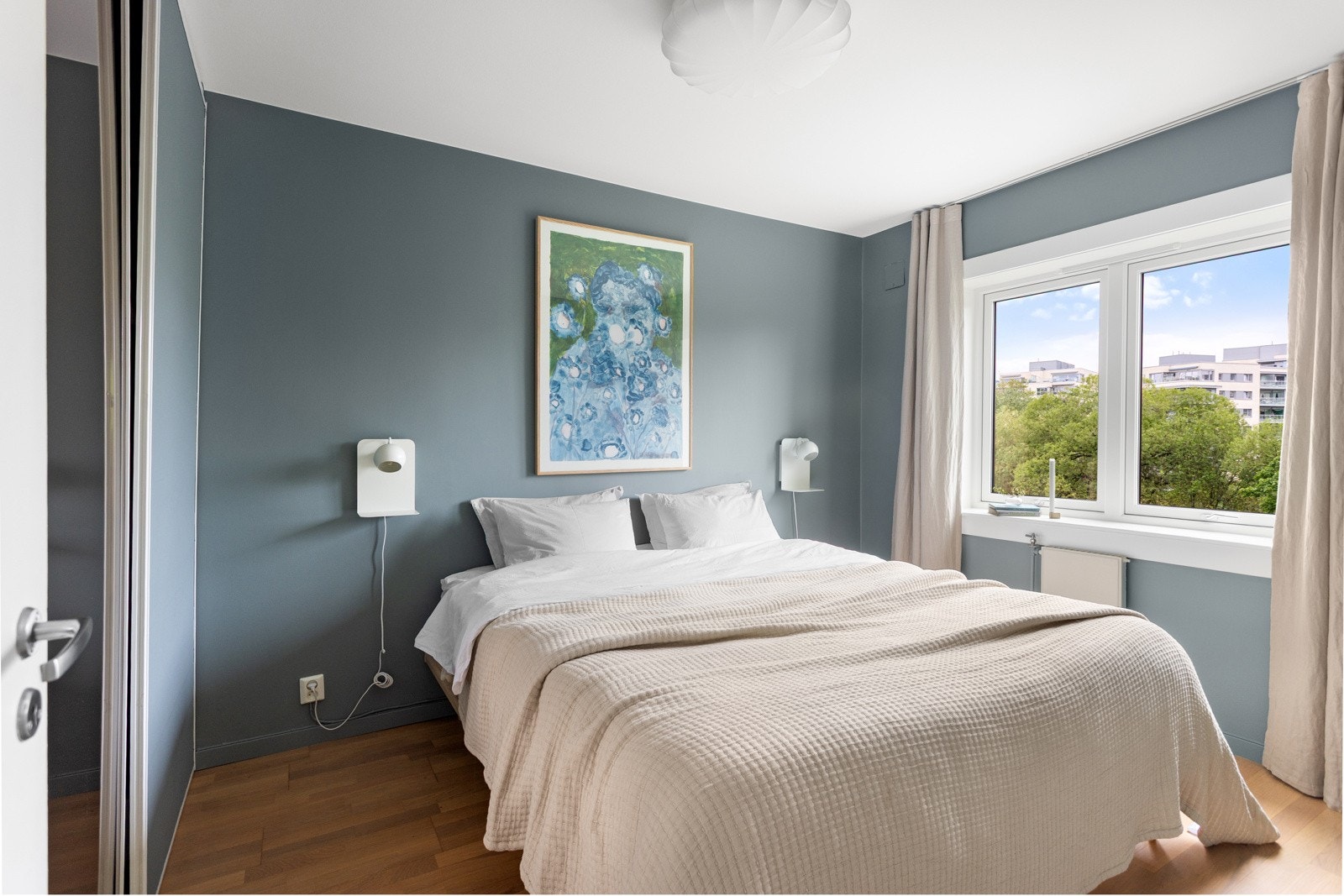 Hovedsoverommet ligger ved siden av stuen. Galleribilde