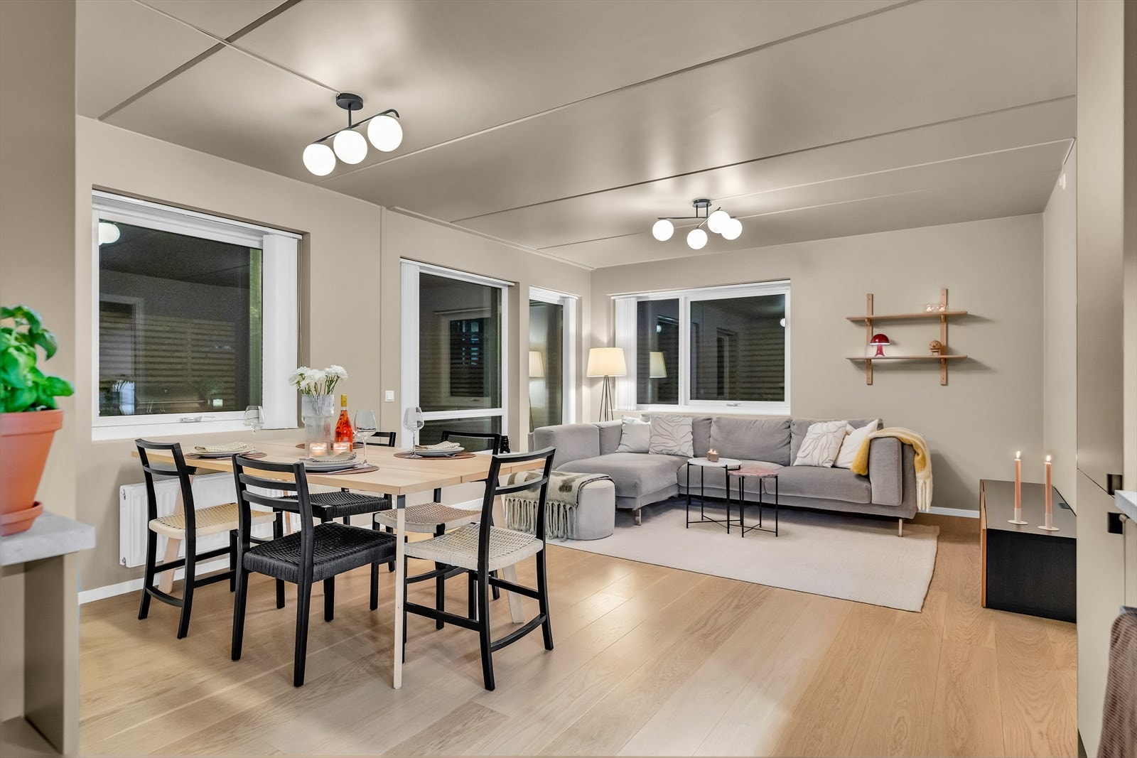 Dette er en særdeles flott 3-roms leilighet med fantastisk uteplass! Galleribilde