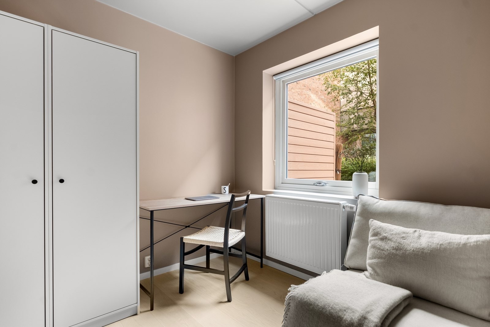 Soverom nr. 2 fungerer ypperlig som barnerom, gjesterom eller kontor - her er mulighetene mange. Galleribilde