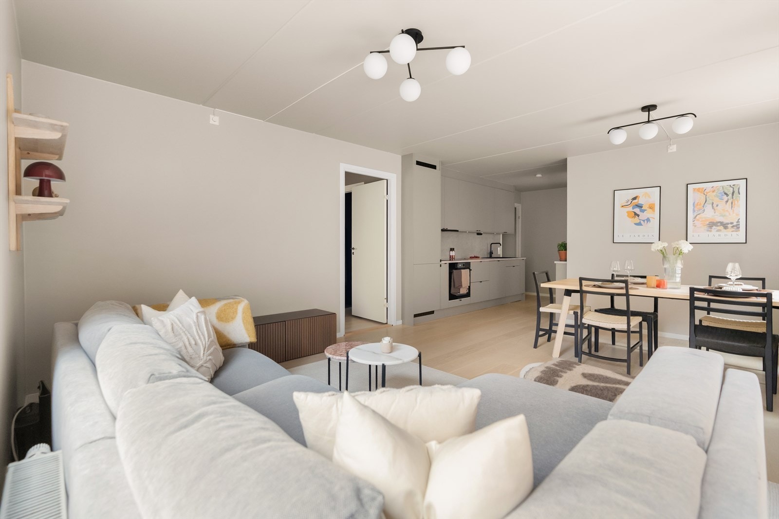 Den åpne løsningen gjør det enkelt å underholde gjester. Galleribilde