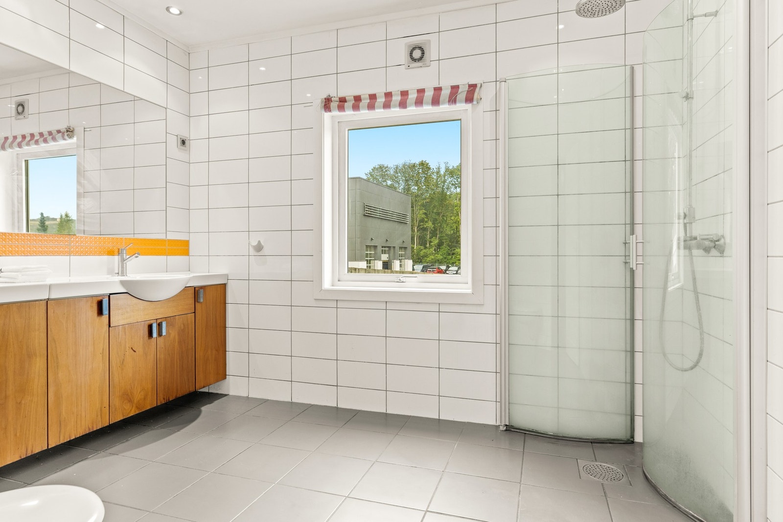 Flislagt bad fra 2005. Galleribilde