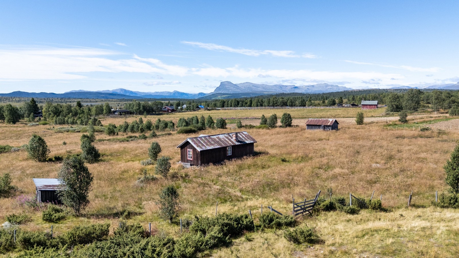 Blir med til Tyrisølt - et vakkert stølsområde som tar deg med på eventyr Galleribilde