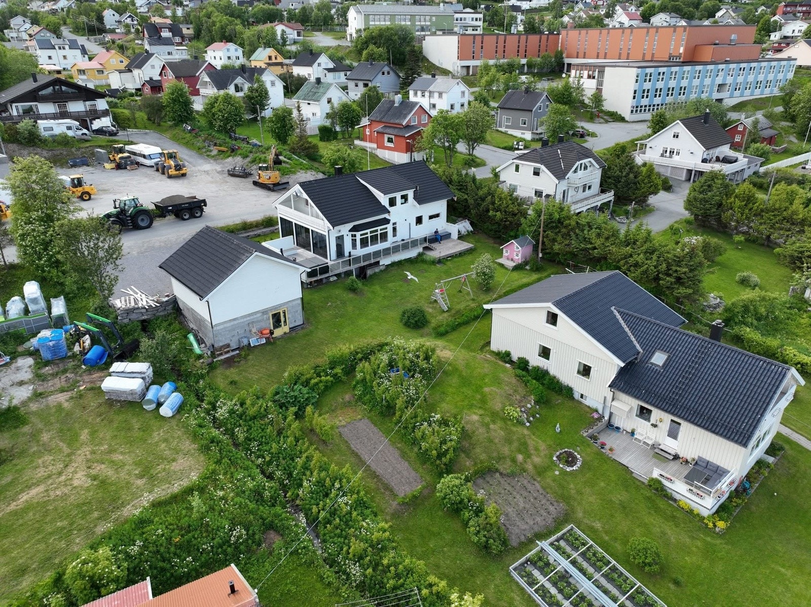Det er gangavstand til skole, dagligvare og andre servicetilbud