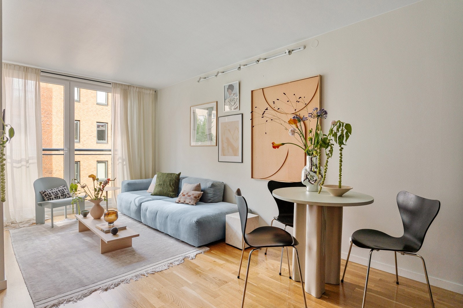 Privatmegleren Aksept v/Karoline B. Olsen har gleden av å ønske velkommen til Sverres gate 2! Galleribilde