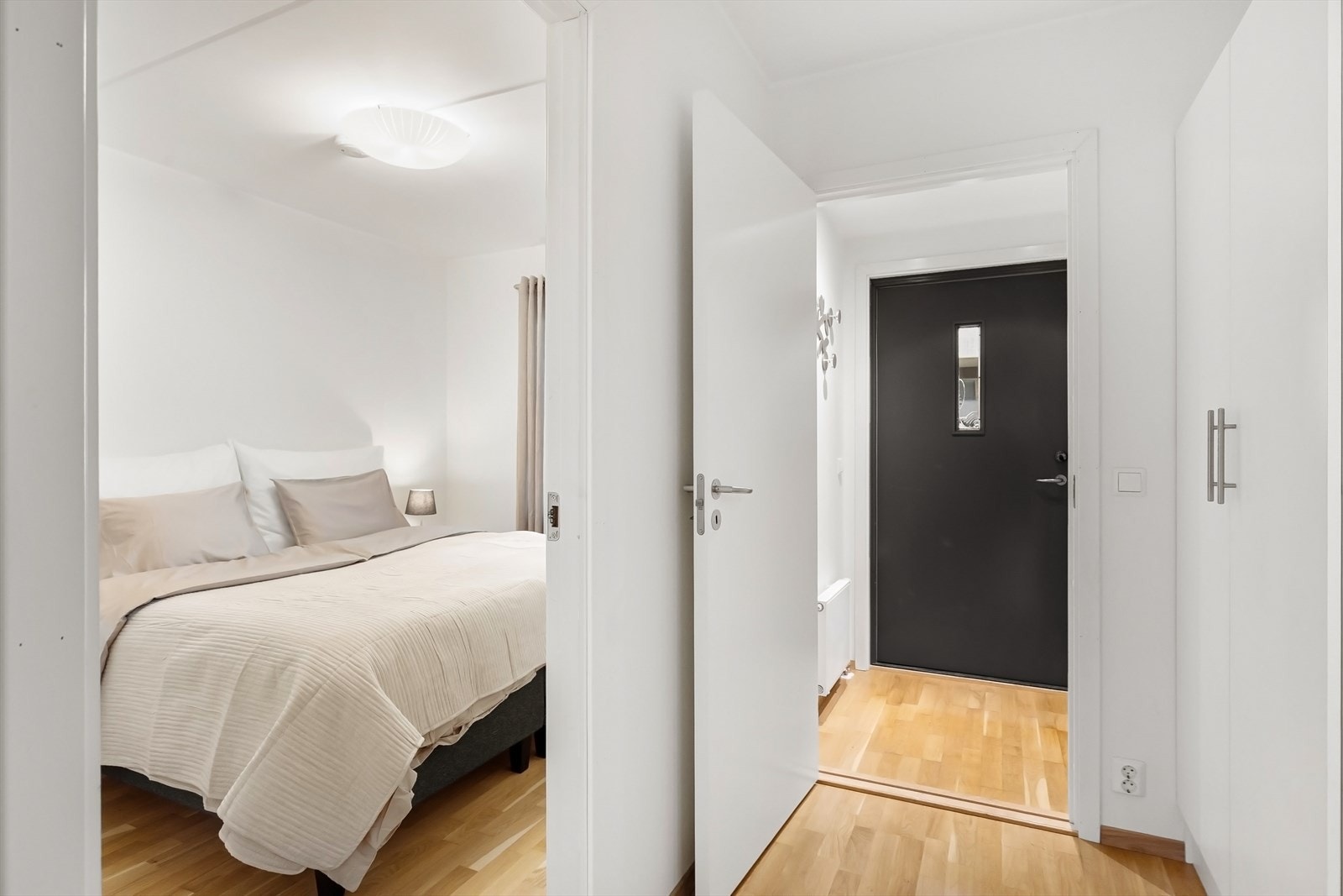 Soverommet er vendt mot rolige og skjermede omgivelser - godt tilbaketrukket fra vei. Galleribilde