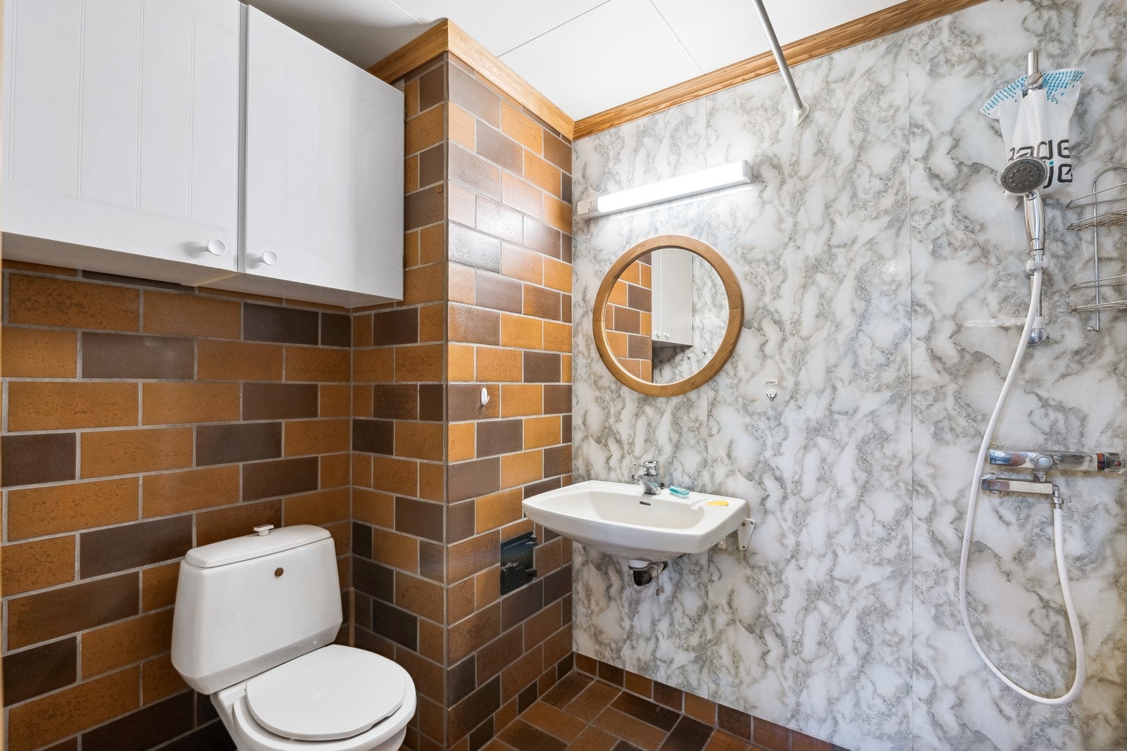 Badet i hoveddelen av Solliveien 119 Galleribilde