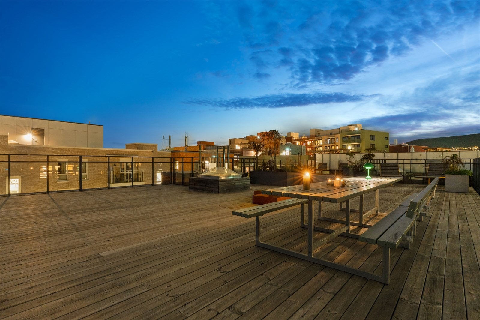 I etasjen over har du tilgang til en fantastisk felles takterrasse med meget god plass. Galleribilde