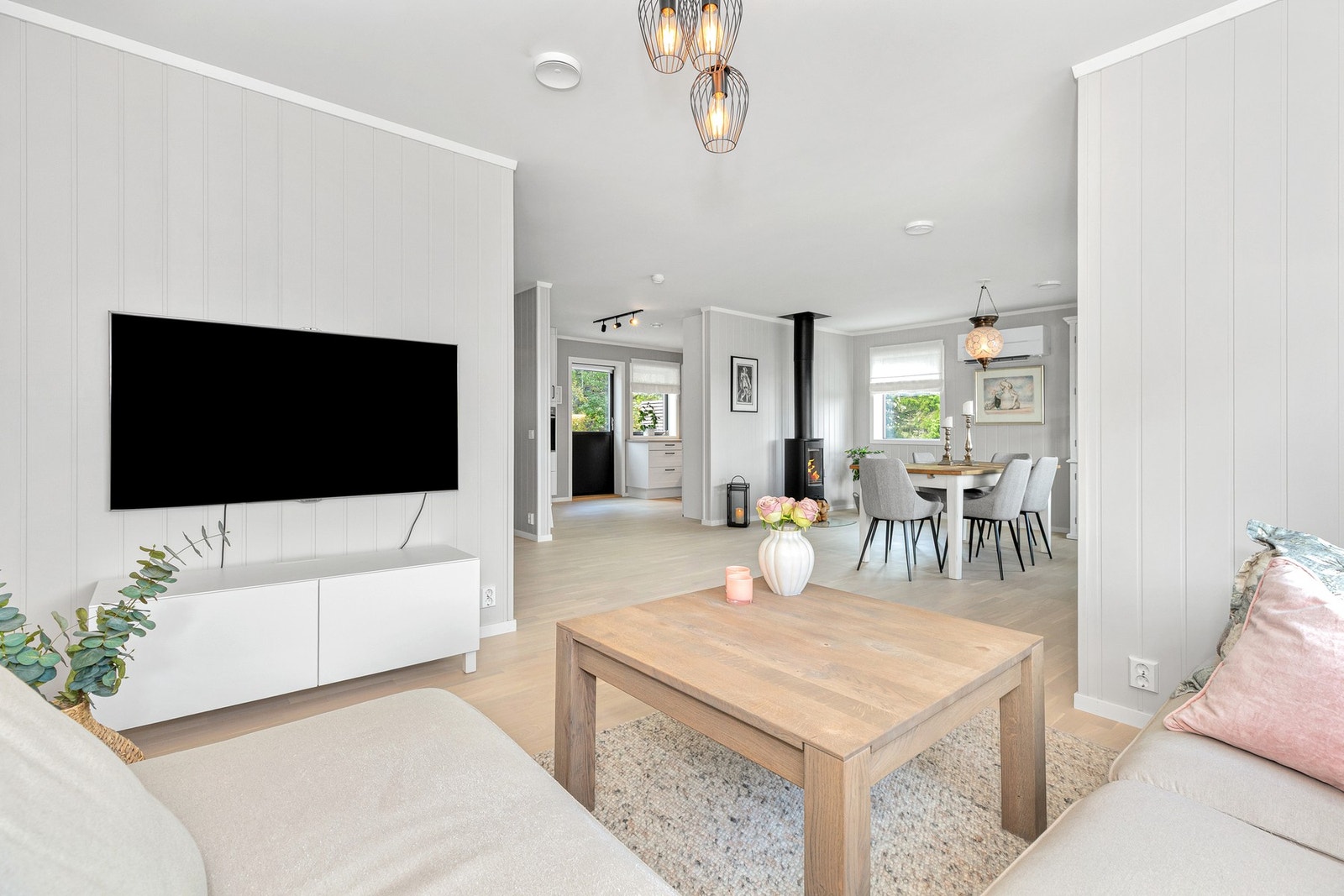 Varmepumpe gir behagelig inneklima året rundt. Galleribilde