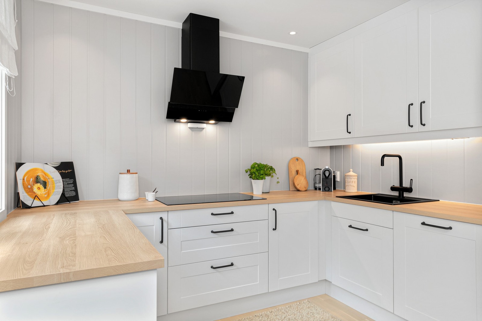 God plass til både integrerte og frittstående hvitevarer. Galleribilde