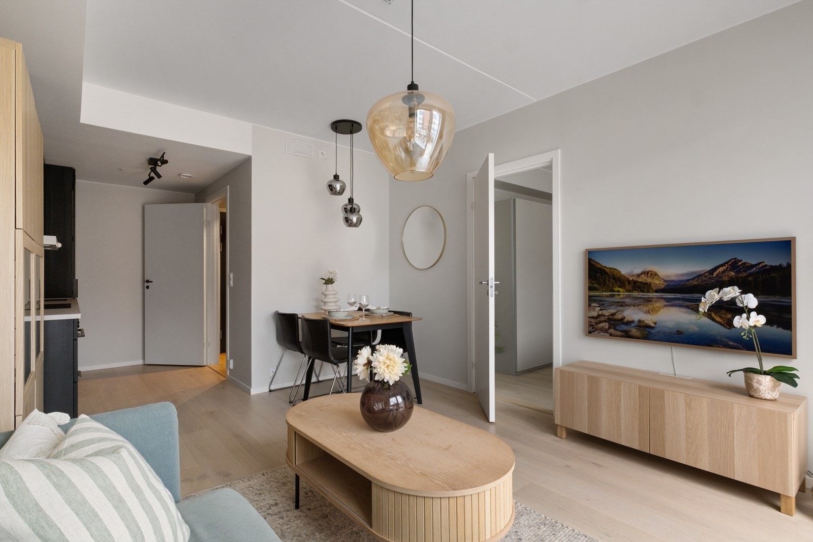 Leiligheten er utstyrt med balansert ventilasjon, samt tidløs 1-stavs parkett. Galleribilde