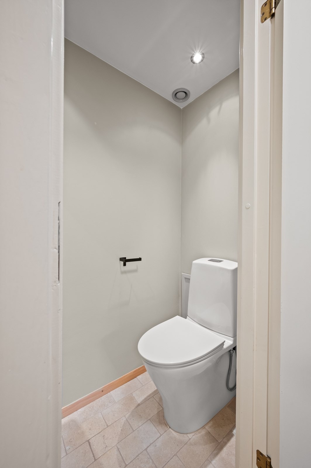 Praktisk separat toalettrom Galleribilde