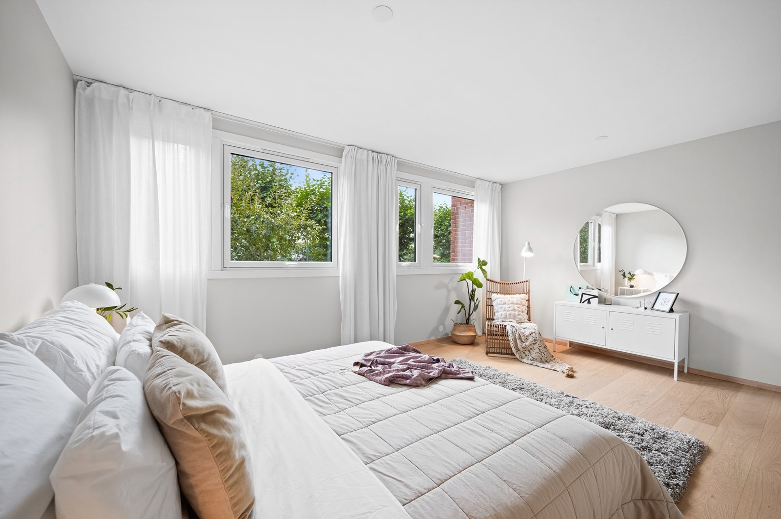 Hovedsoverommet ligger luftig og fritt uten sjenerende innsyn. Galleribilde