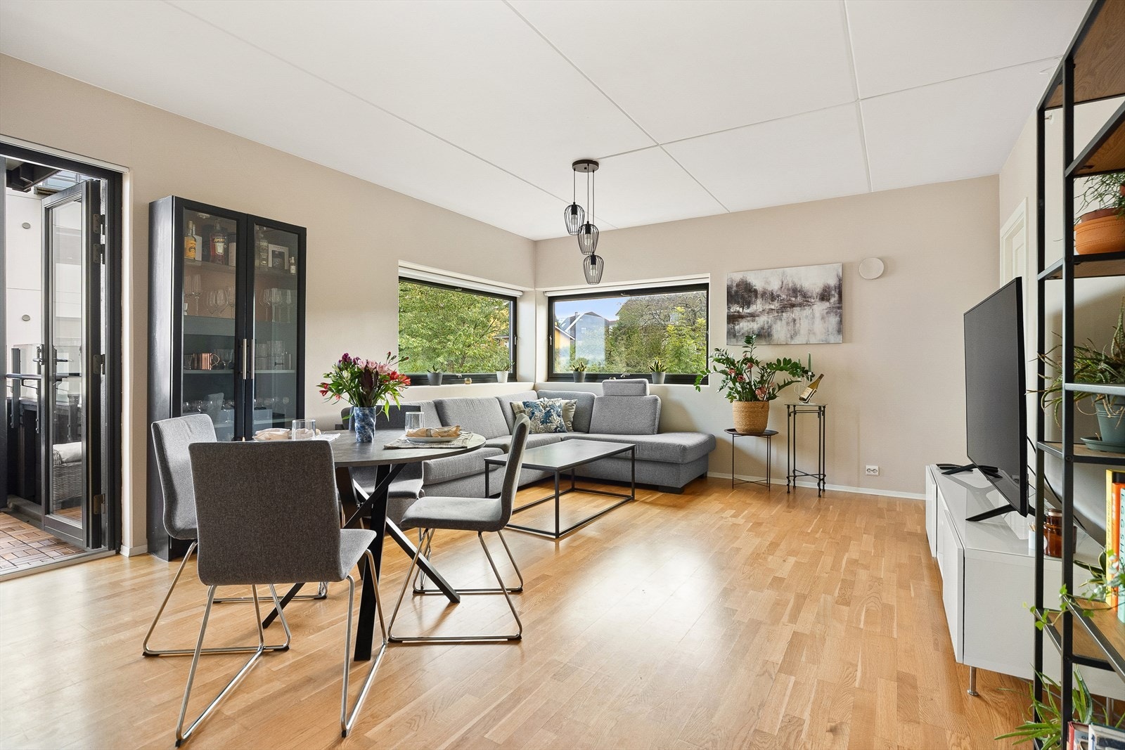 EiendomsMegler1 v/ Henrik Lauvsnes presenterer Tastagata 40 Galleribilde