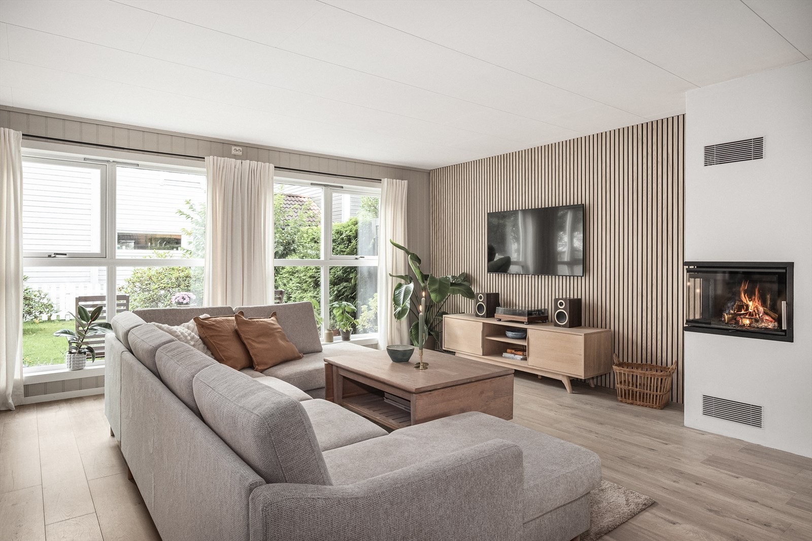 Ny vedovn fra Varme AS i 2021 gir både stemning og varme på kalde kvelder Galleribilde